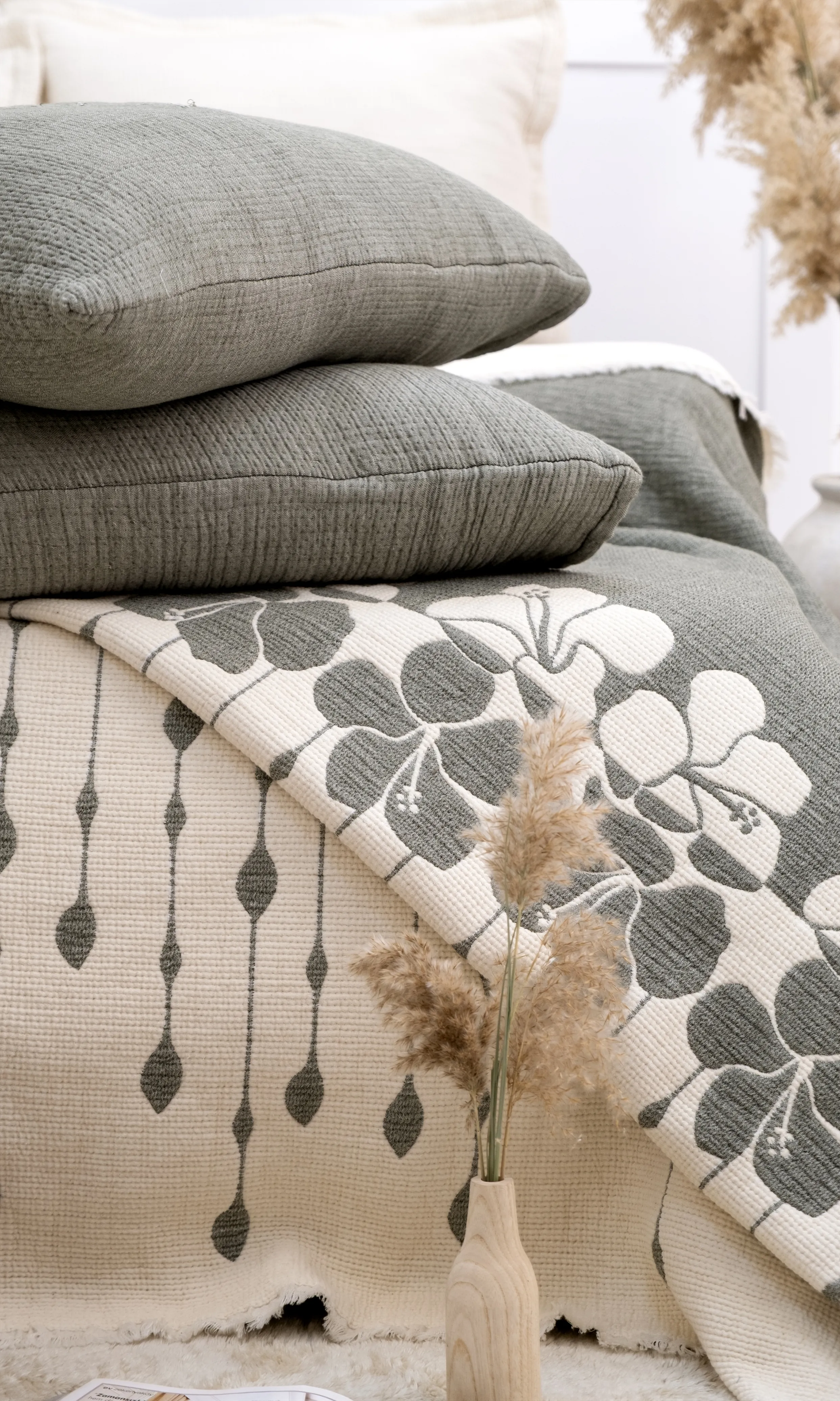 Sole Müslin Yatak Örtüsü Seti – 4 Katmanlı Jakarlı Dokuma | 240x260 cm | %100 Pamuk | Doğal ve Yumuşak Müslin Battaniye Takımı