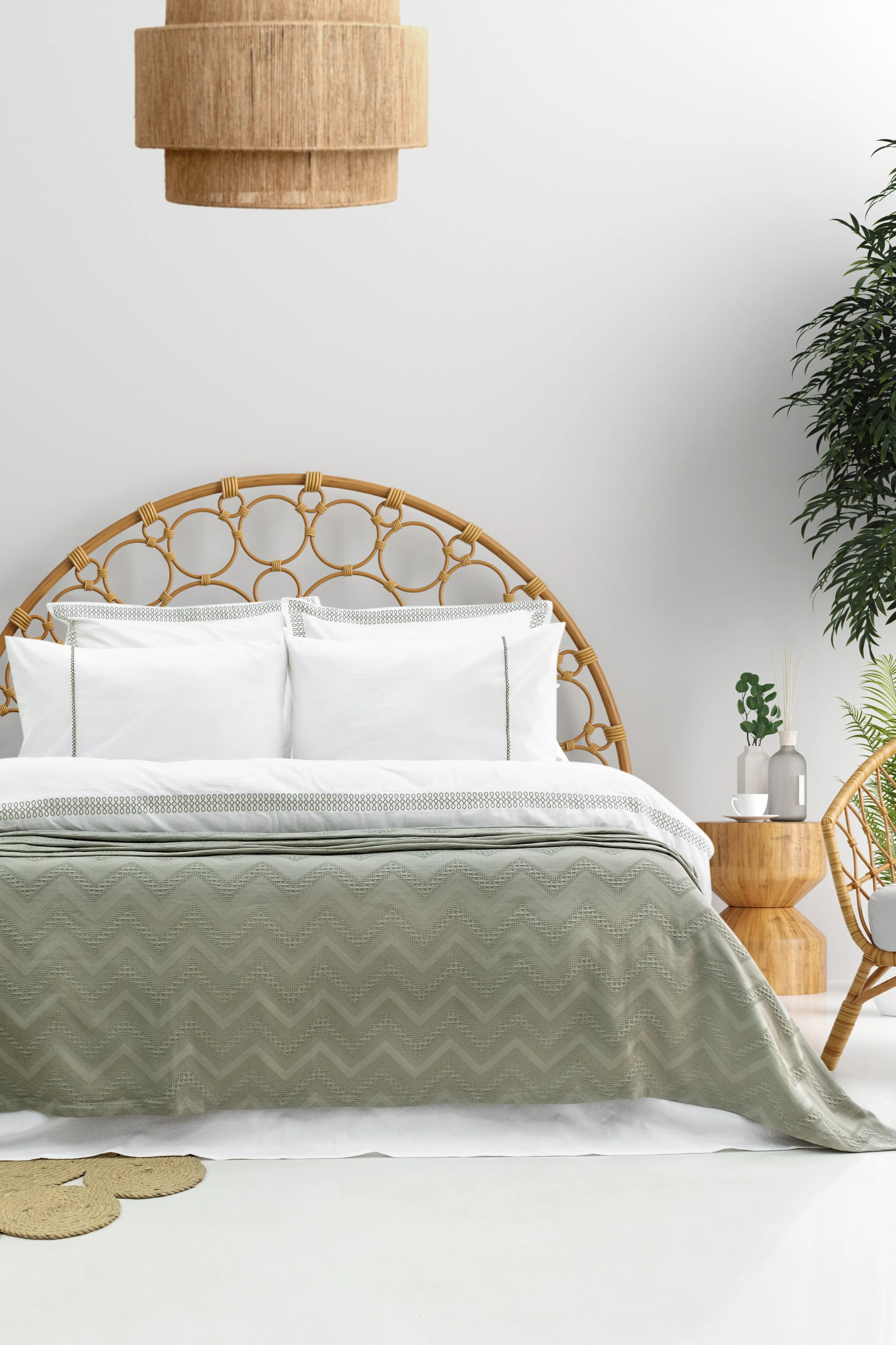 Noemi Saten Pike Takımı – Ipeksi Dokunuşlu %100 Pamuk Saten Kumaş, Zarif Jakarlı Desenleriyle 4 Parça Yatak Odası Takımı