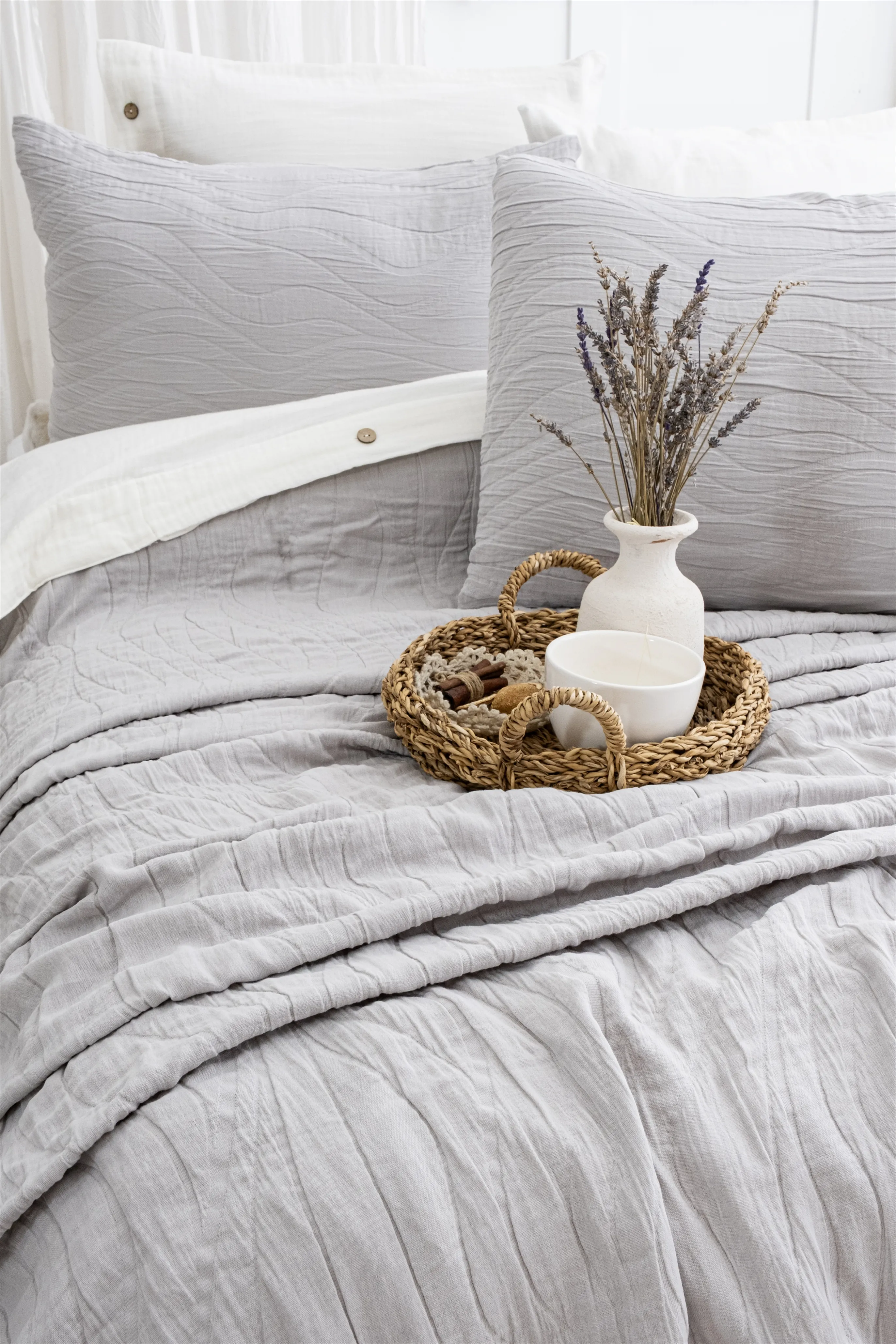 Janna Jakarlı Yatak Örtüsü Seti – Yumuşak Dokulu, %100 Pamuk Jakarlı Kumaş, Doğal Tonlarda 3 Parça Yatak Odası Takımı