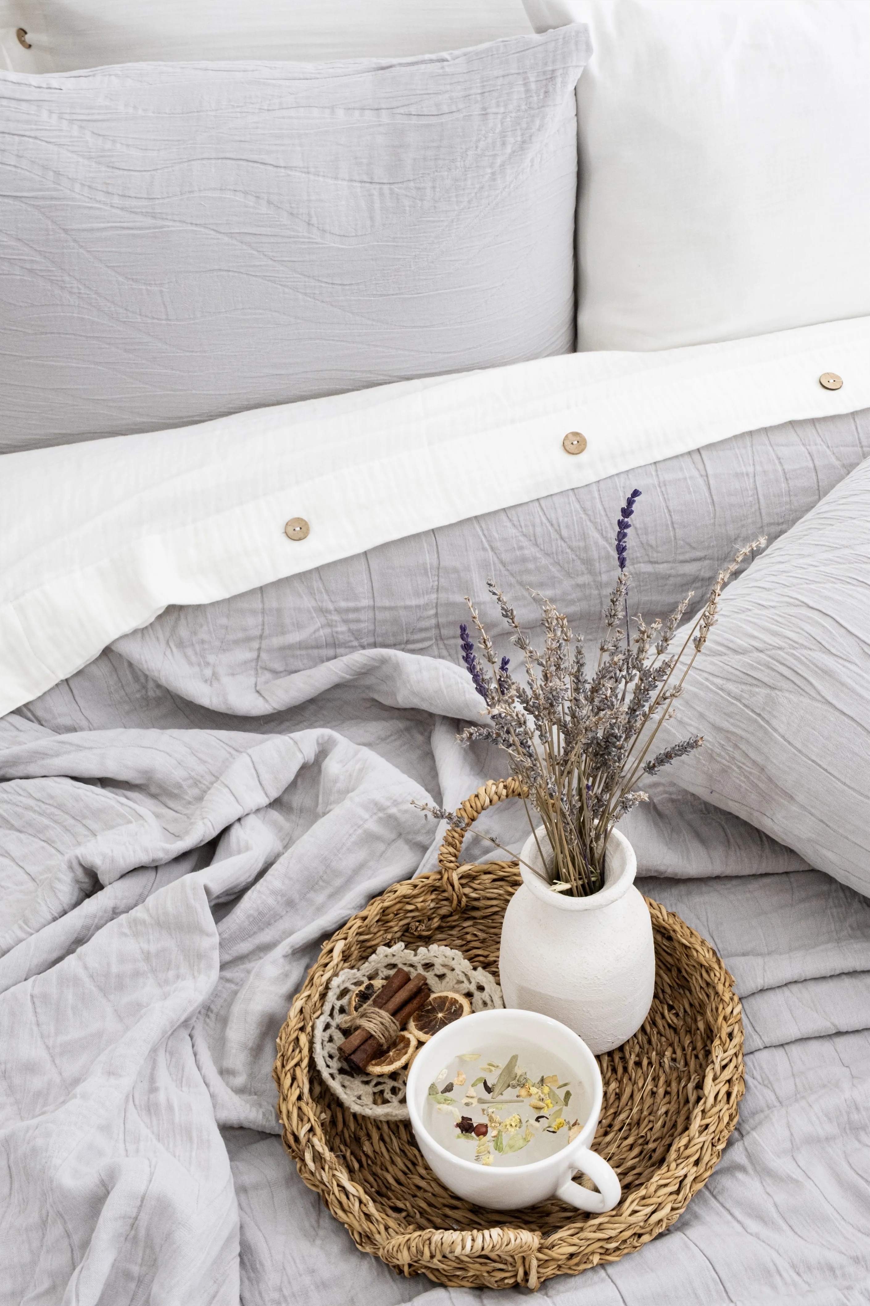 Janna Jakarlı Yatak Örtüsü Seti – Yumuşak Dokulu, %100 Pamuk Jakarlı Kumaş, Doğal Tonlarda 3 Parça Yatak Odası Takımı