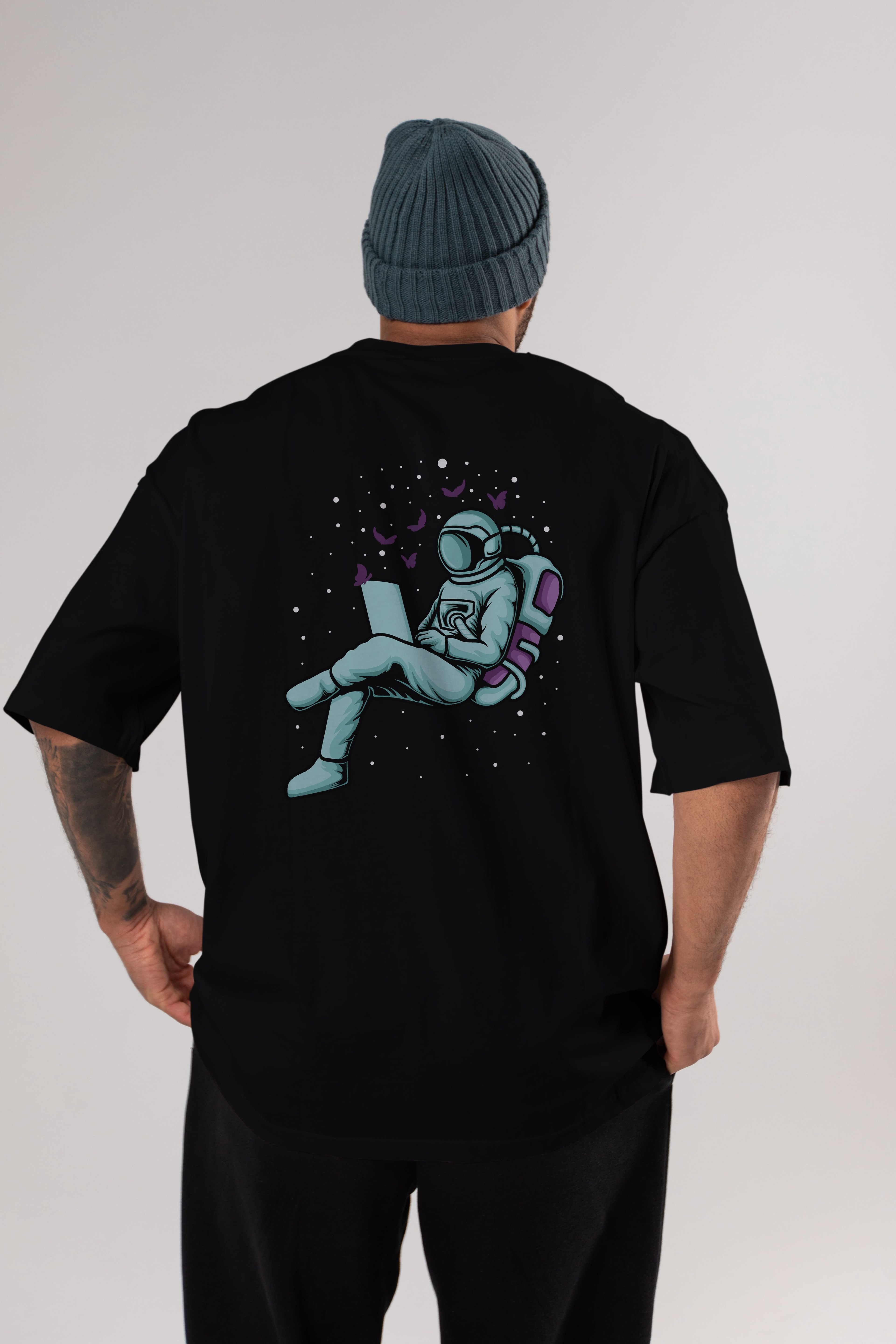 Work with Butterflies in Space Arka Baskılı Oversize t-shirt Erkek Kadın Unisex