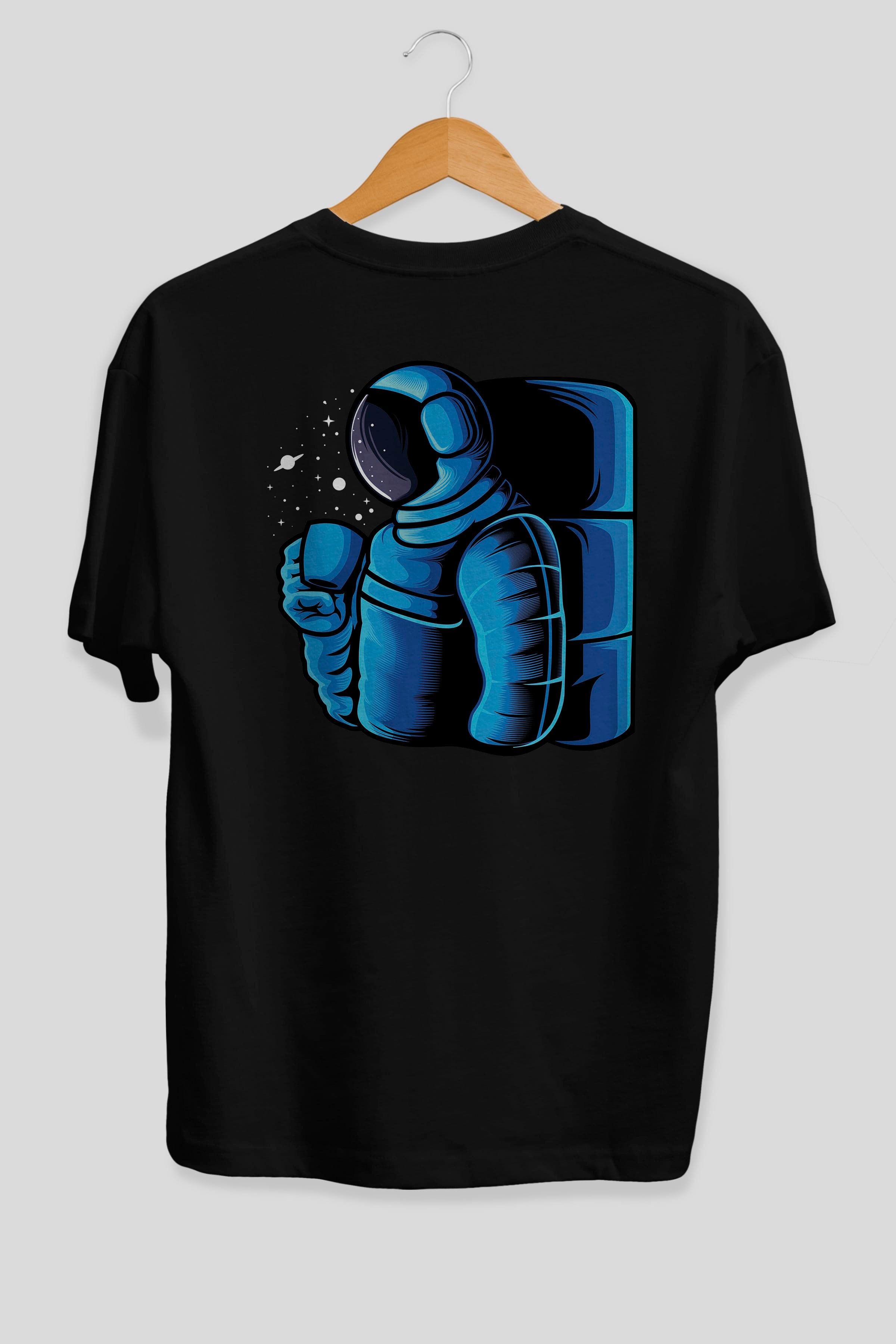 Drinking coffee in space Arka Baskılı Oversize t-shirt Erkek Kadın Unisex