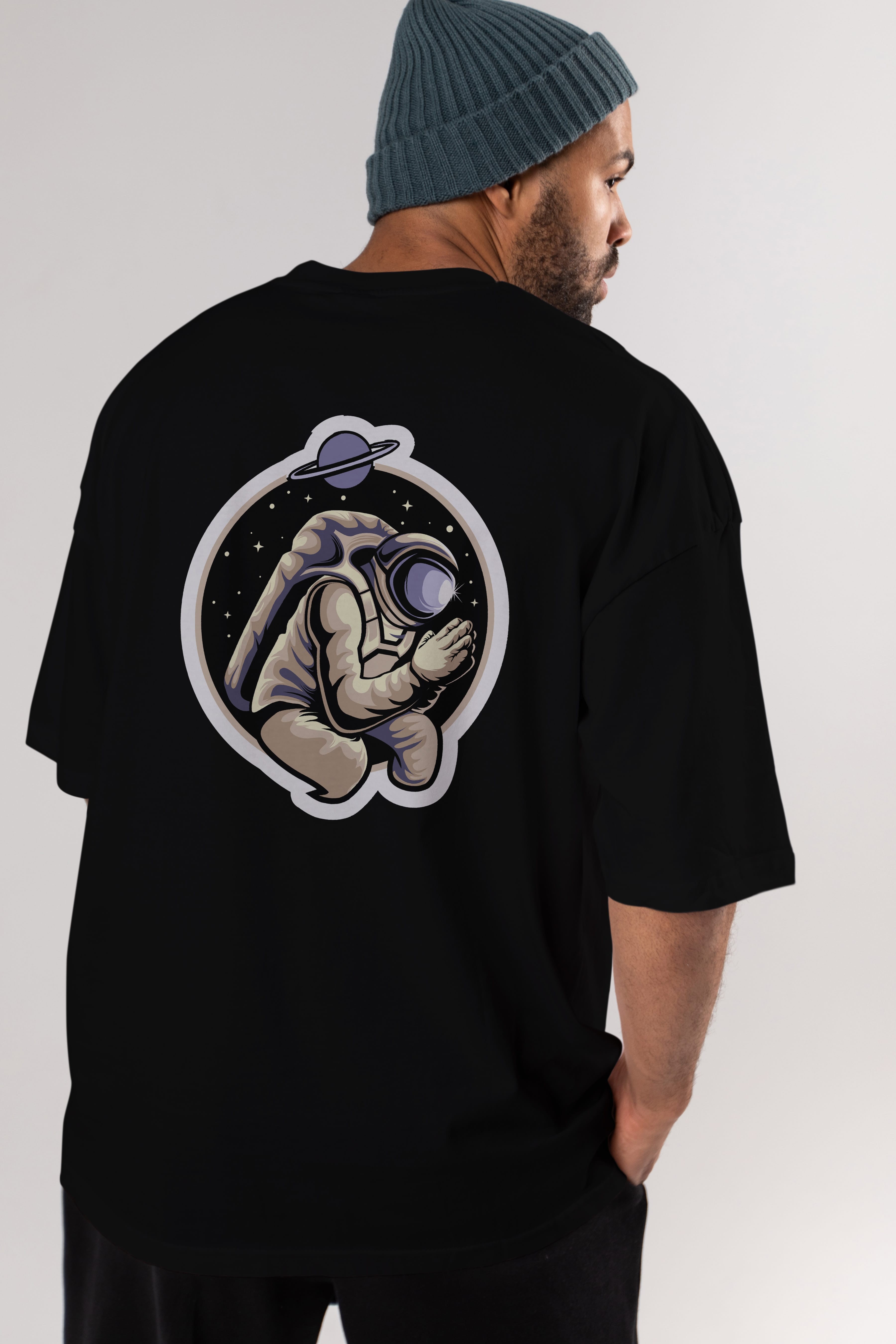 Astronaut Praying Sticker Arka Baskılı Oversize t-shirt Erkek Kadın Unisex