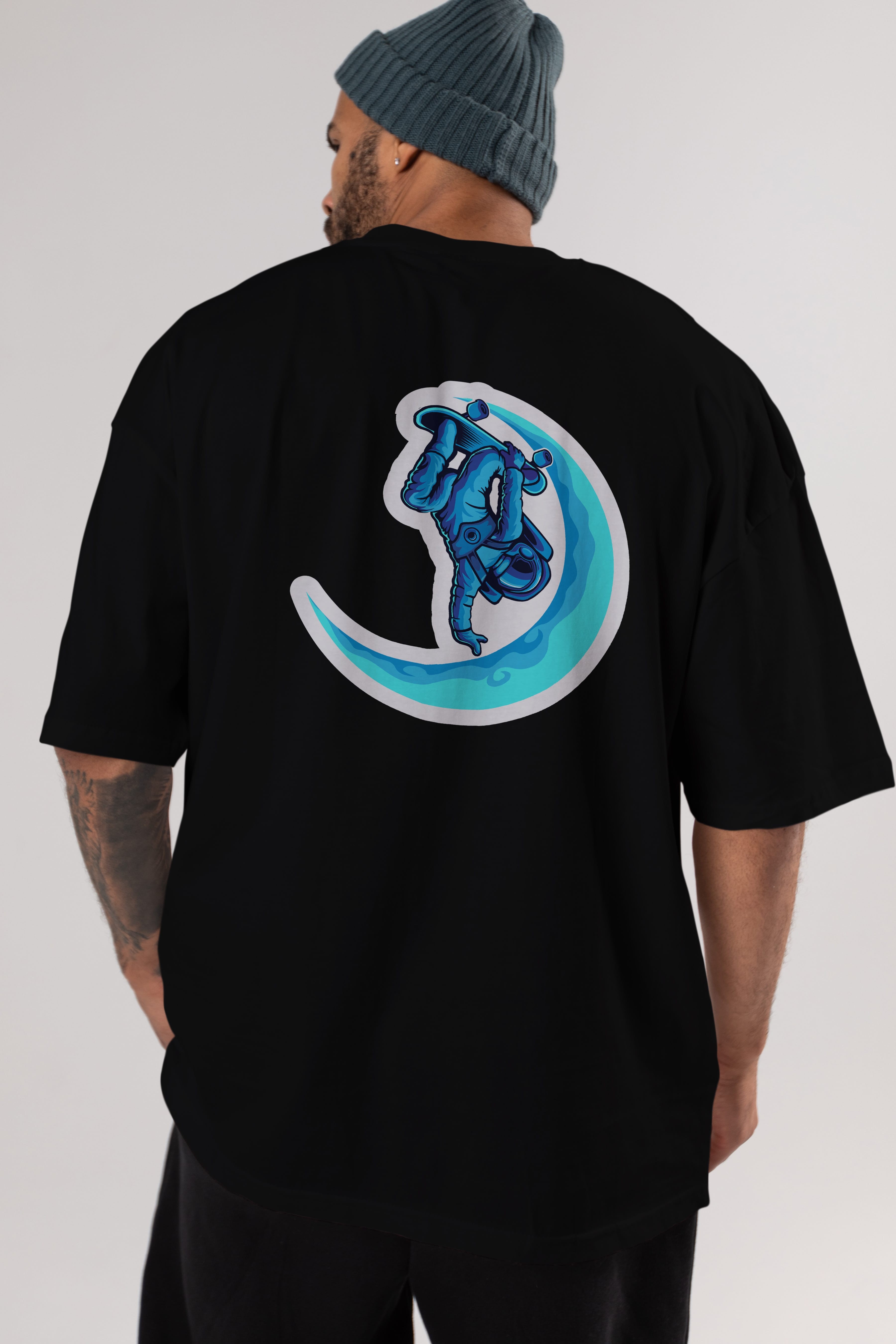 Skating on the moon sticker Arka Baskılı Oversize t-shirt Erkek Kadın Unisex