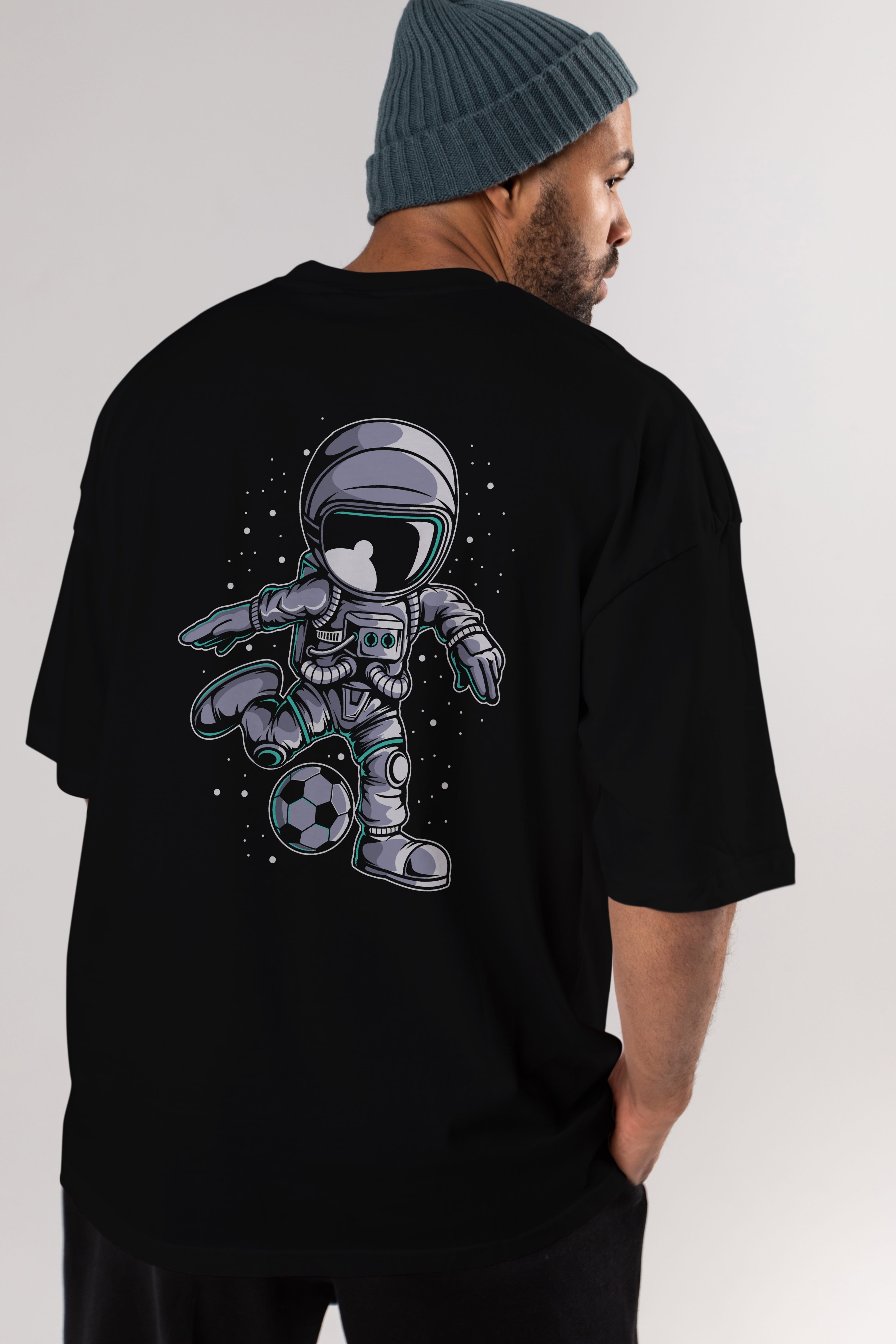 Astronaut Soccer (2) Arka Baskılı Oversize t-shirt Erkek Kadın Unisex