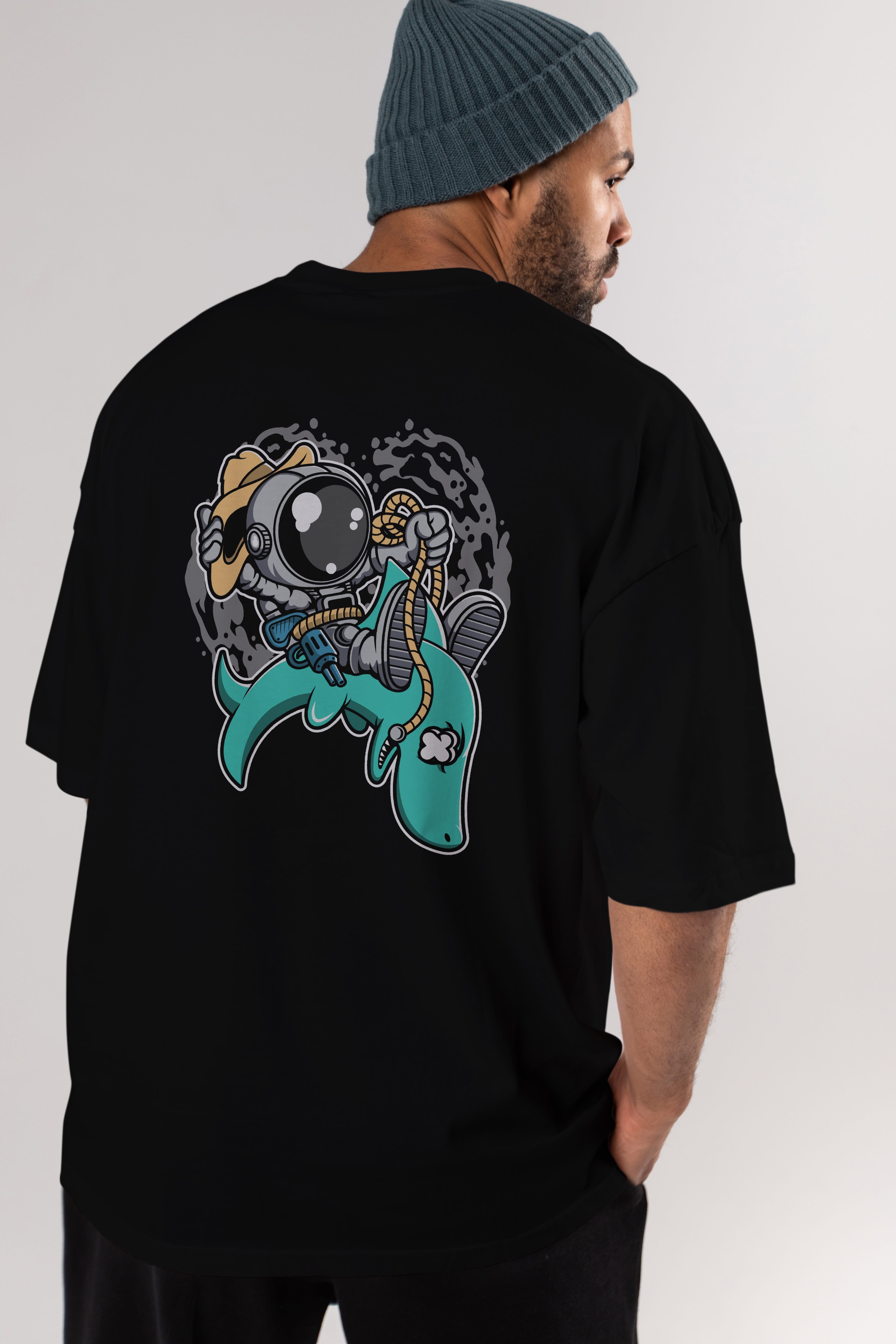 Astronaut Riding Shark Arka Baskılı Oversize t-shirt Erkek Kadın Unisex