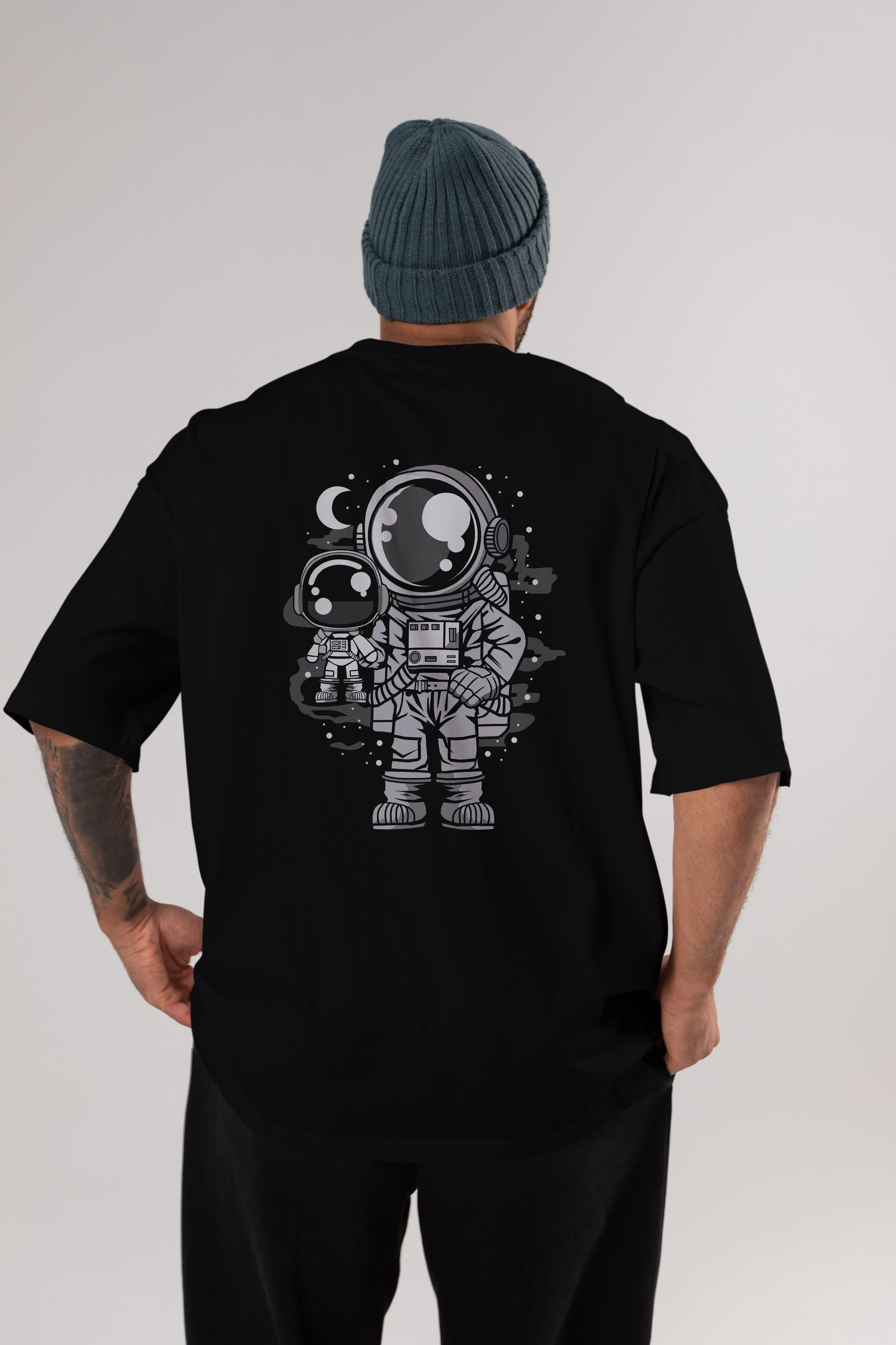 Astronaut And His Doll Arka Baskılı Oversize t-shirt Erkek Kadın Unisex