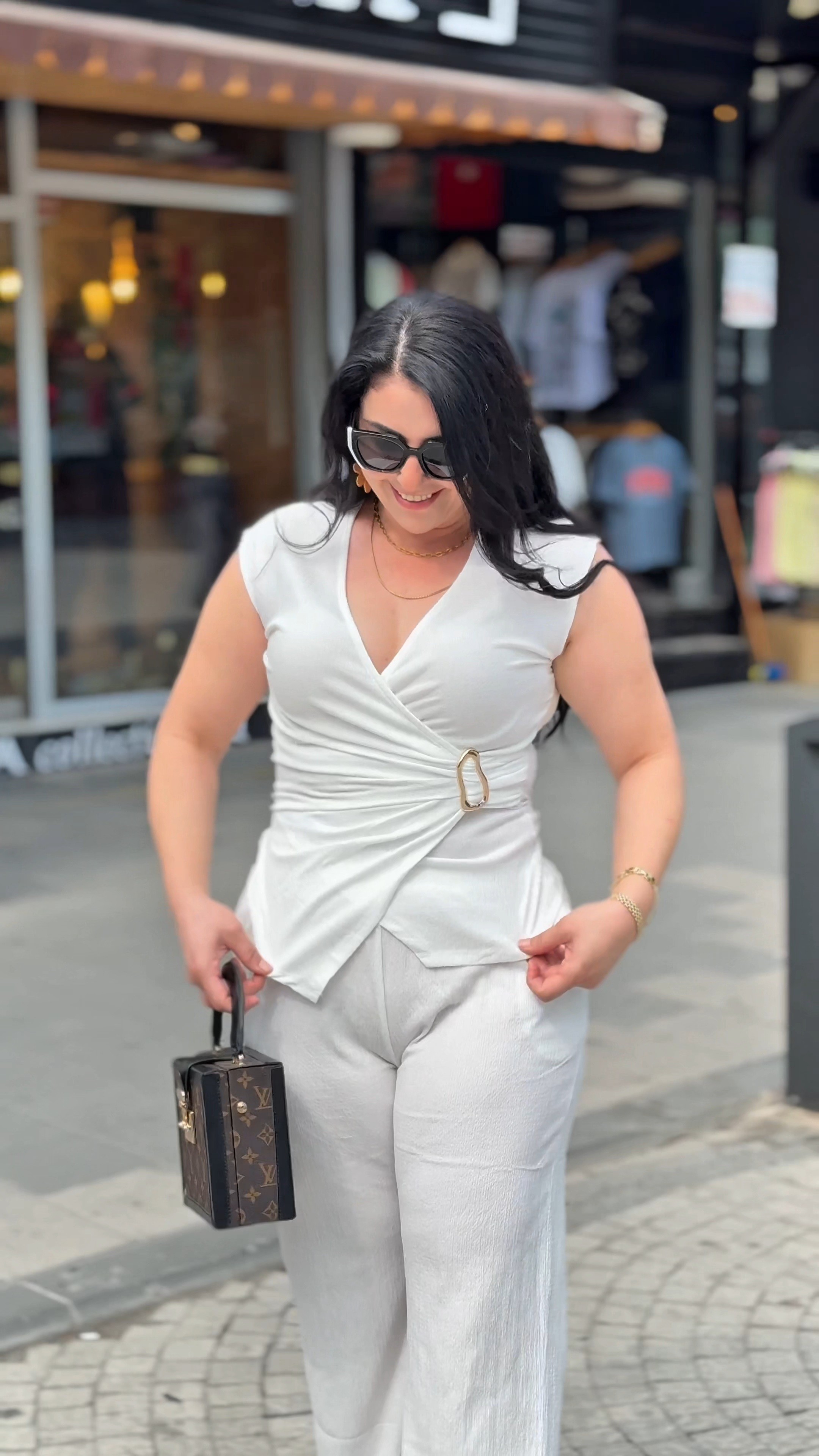 takım beyaz gotl rengi tokası hem spor hem şık konbin yapabileceğiniz bir takım✨️✨️✨️✨️✨️✨️