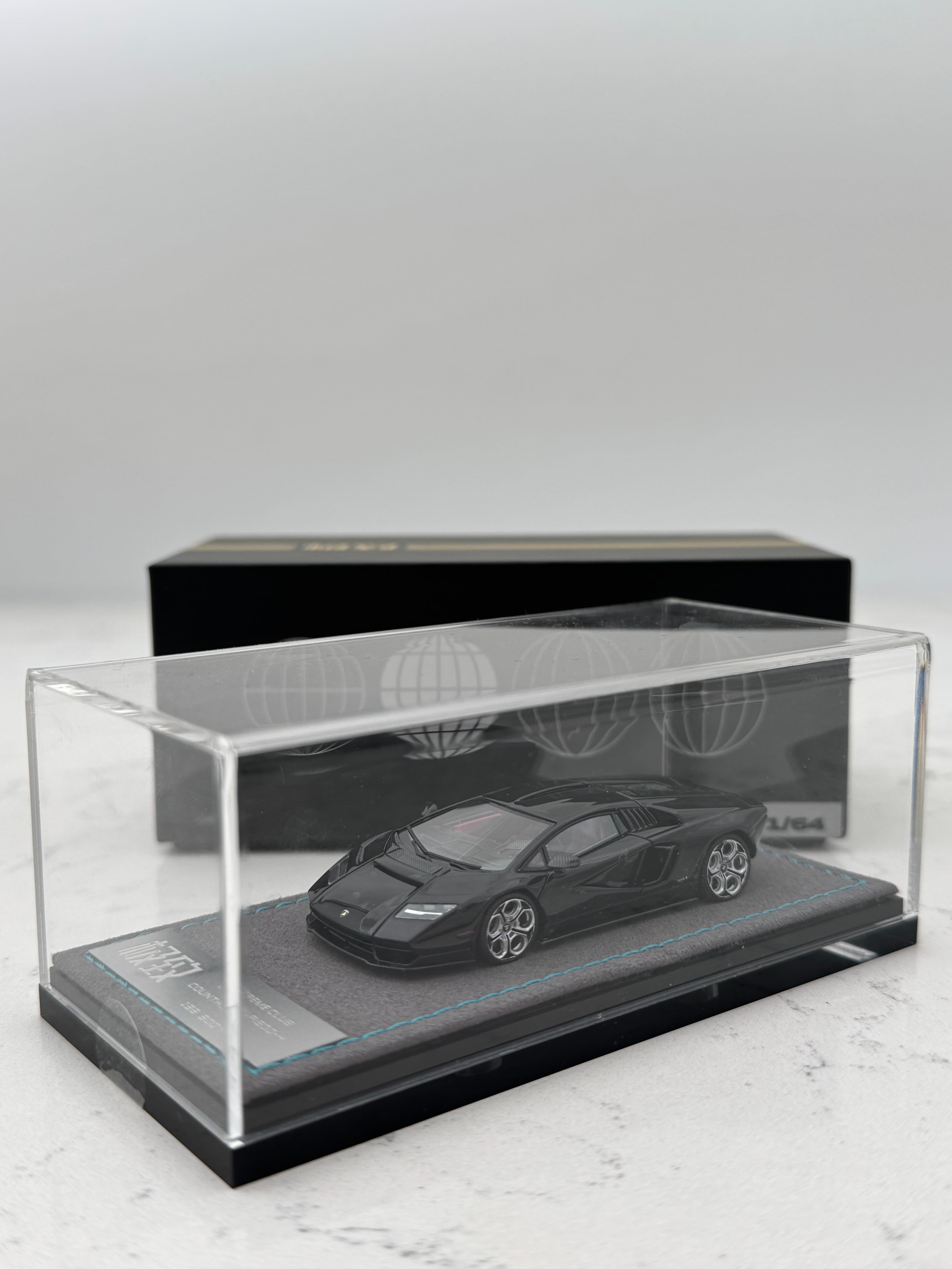 LAMBORGHINI COUNTACH RESIN