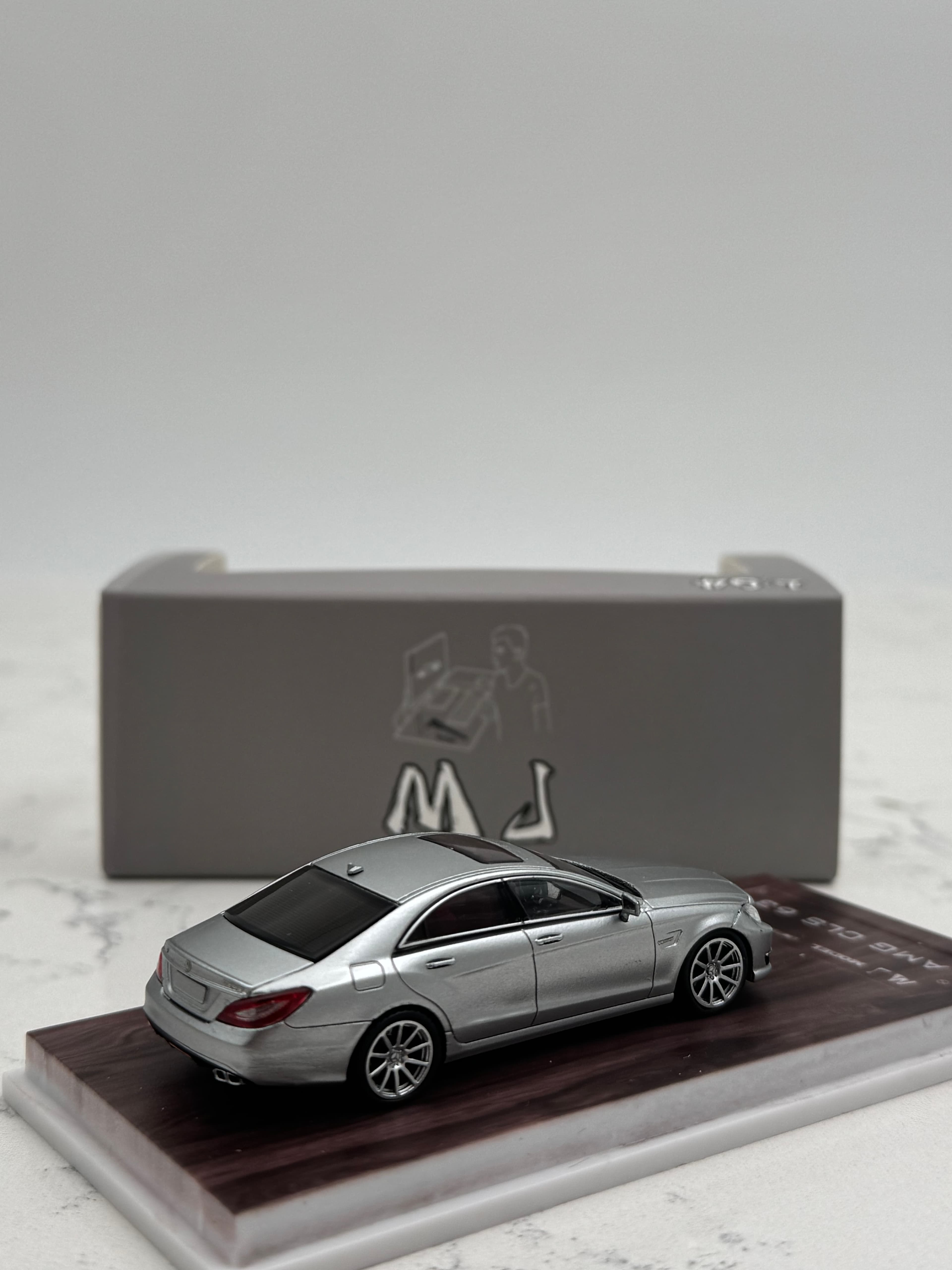 MJ / Mercedes Benz Amg Cls63 