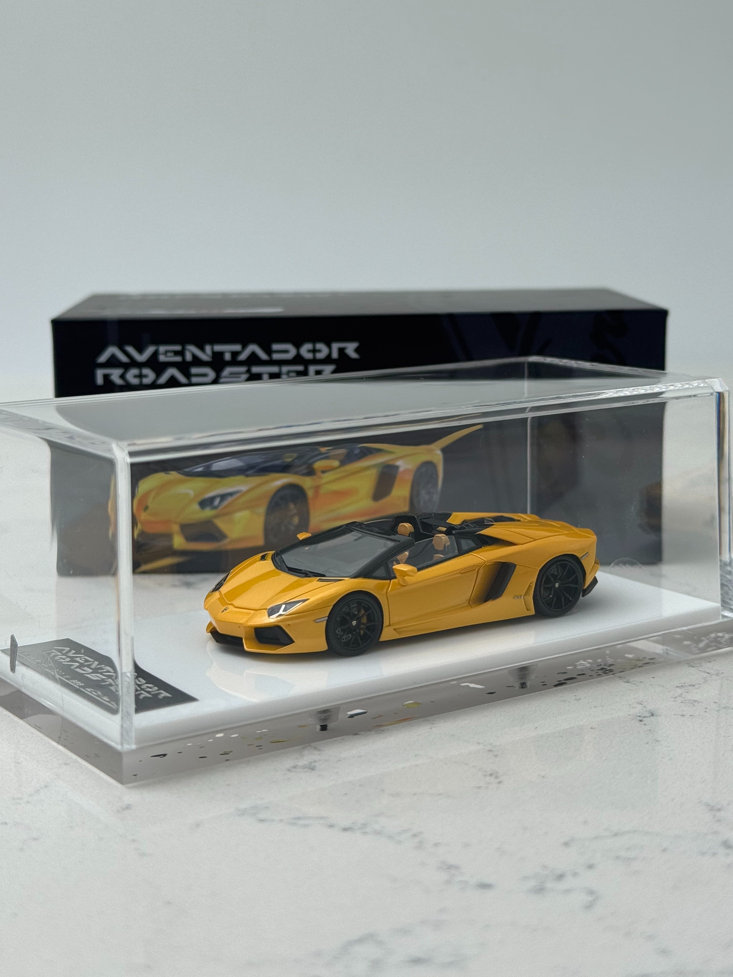 Cars' Lounge Aventador Roadster（LP-700）