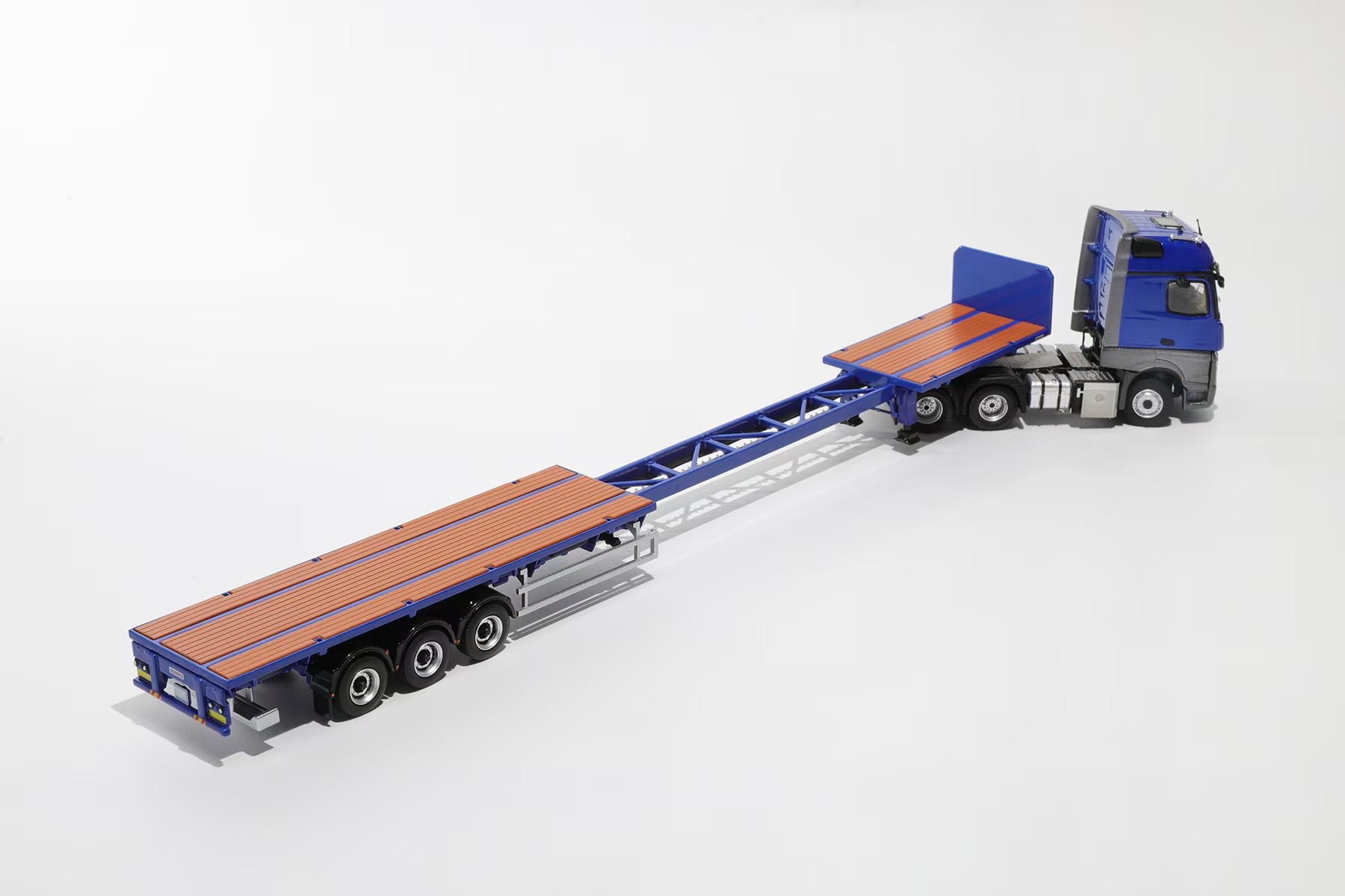 GCD BENZ Actros 3 axle tractor with retractable trailer (trailer) A/Blue KS101-497