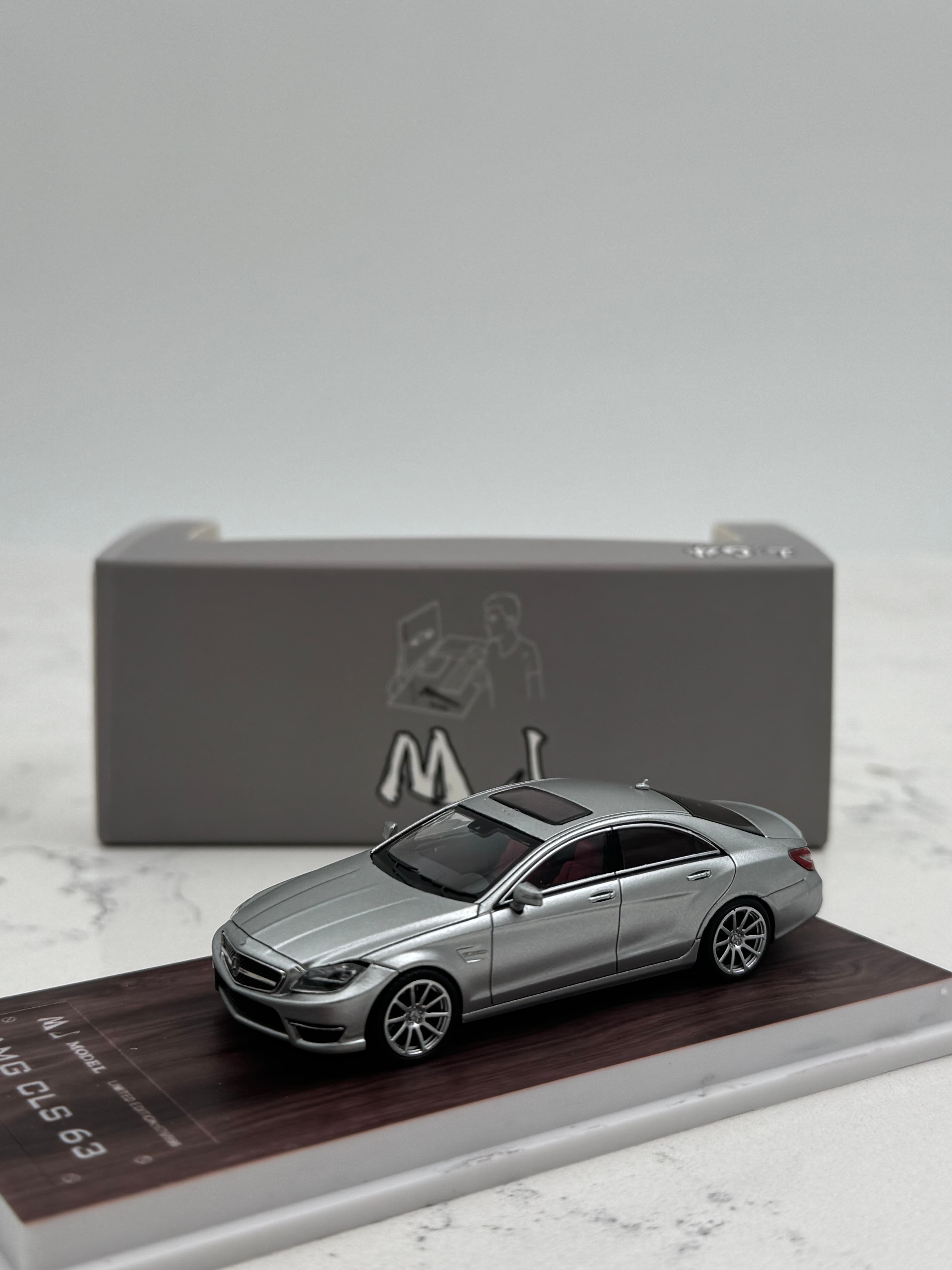 MJ / Mercedes Benz Amg Cls63 