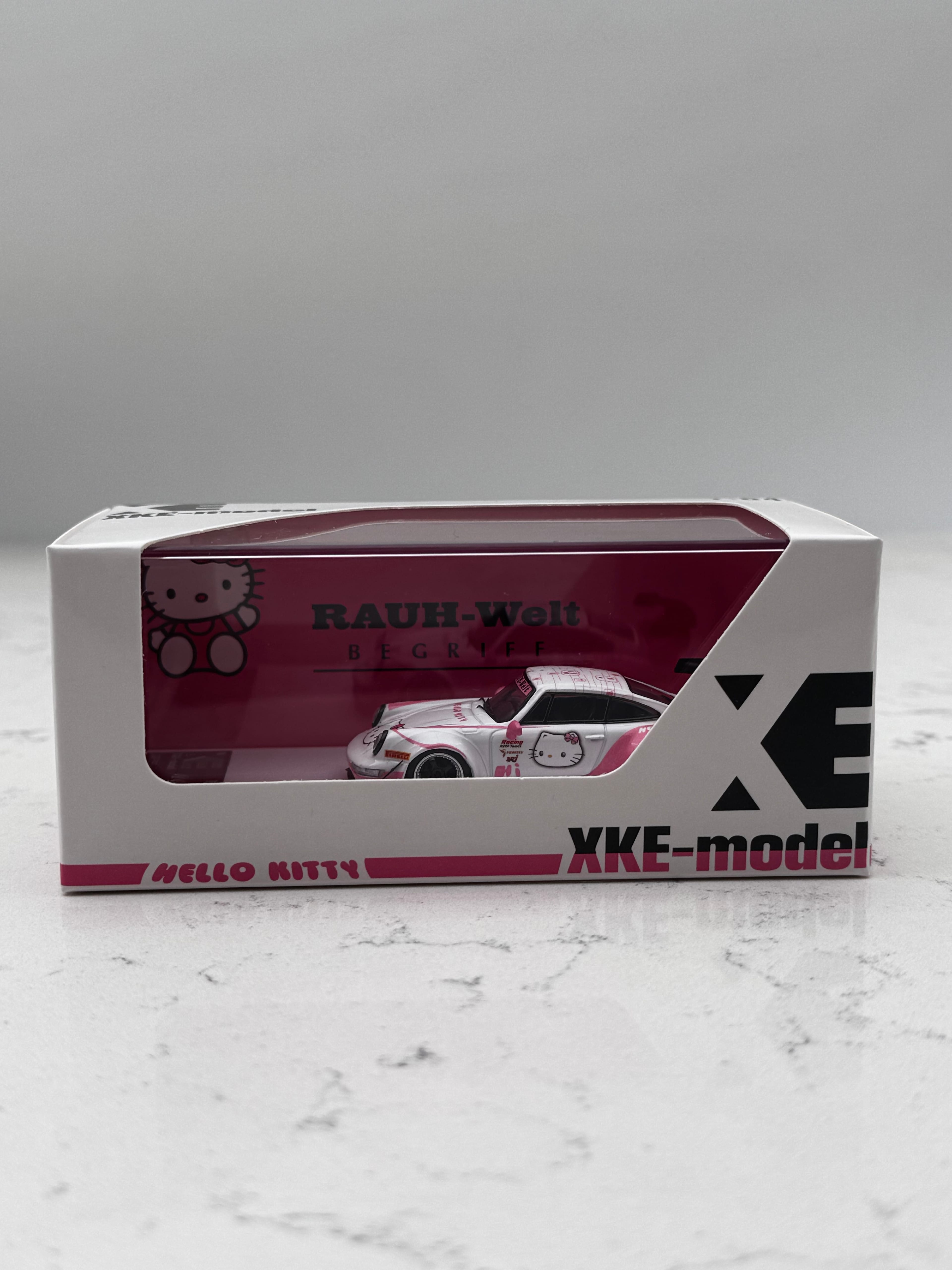 XKE PORSCHE 964 HELLO KİTTY