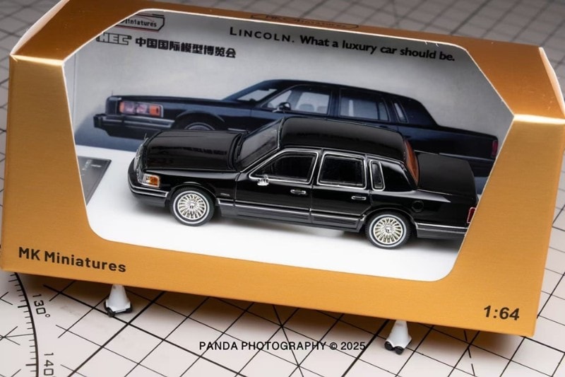 MK MINIATURES 1992 Lincoln Town Car
