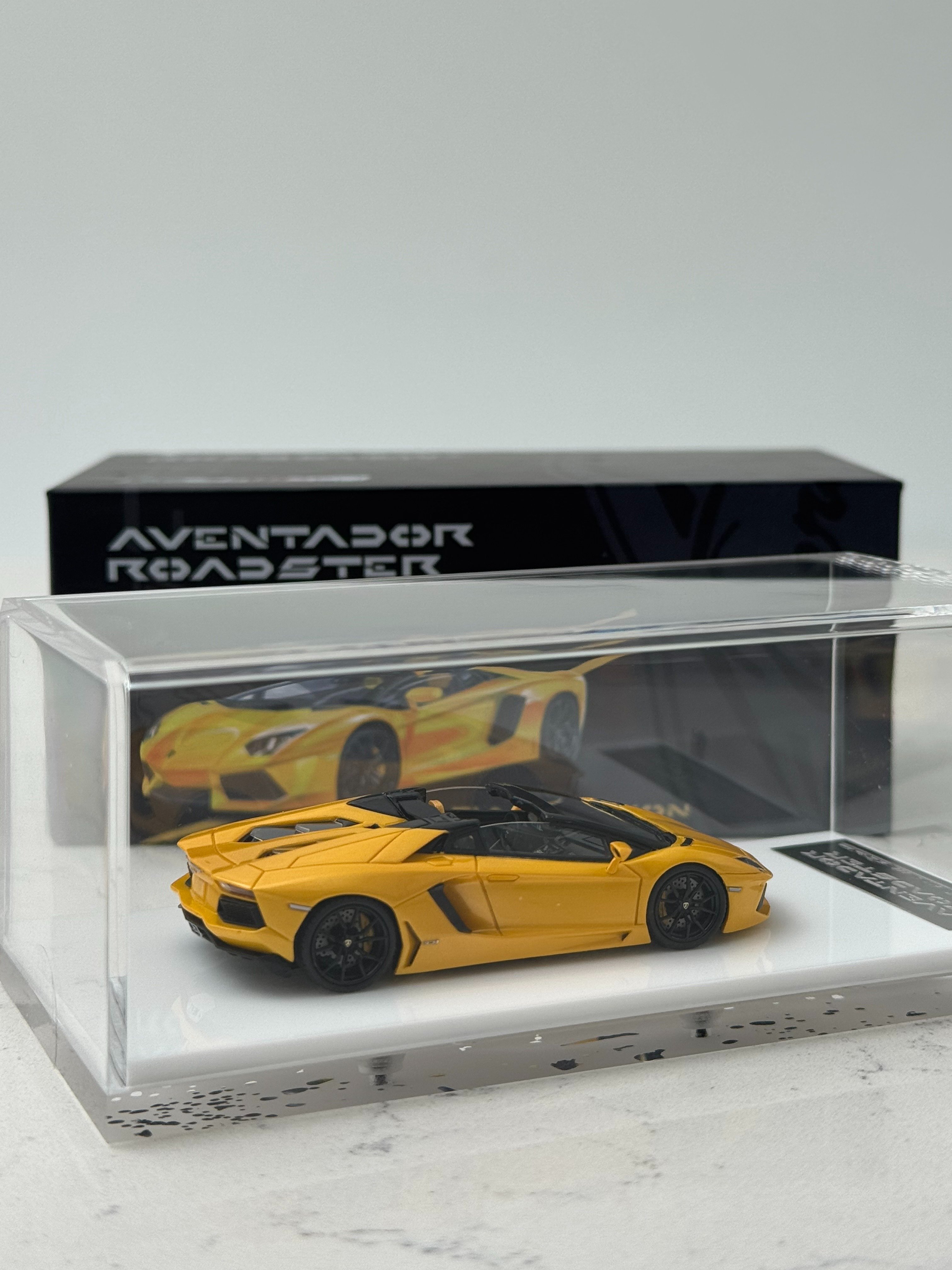 Cars' Lounge Aventador Roadster（LP-700）