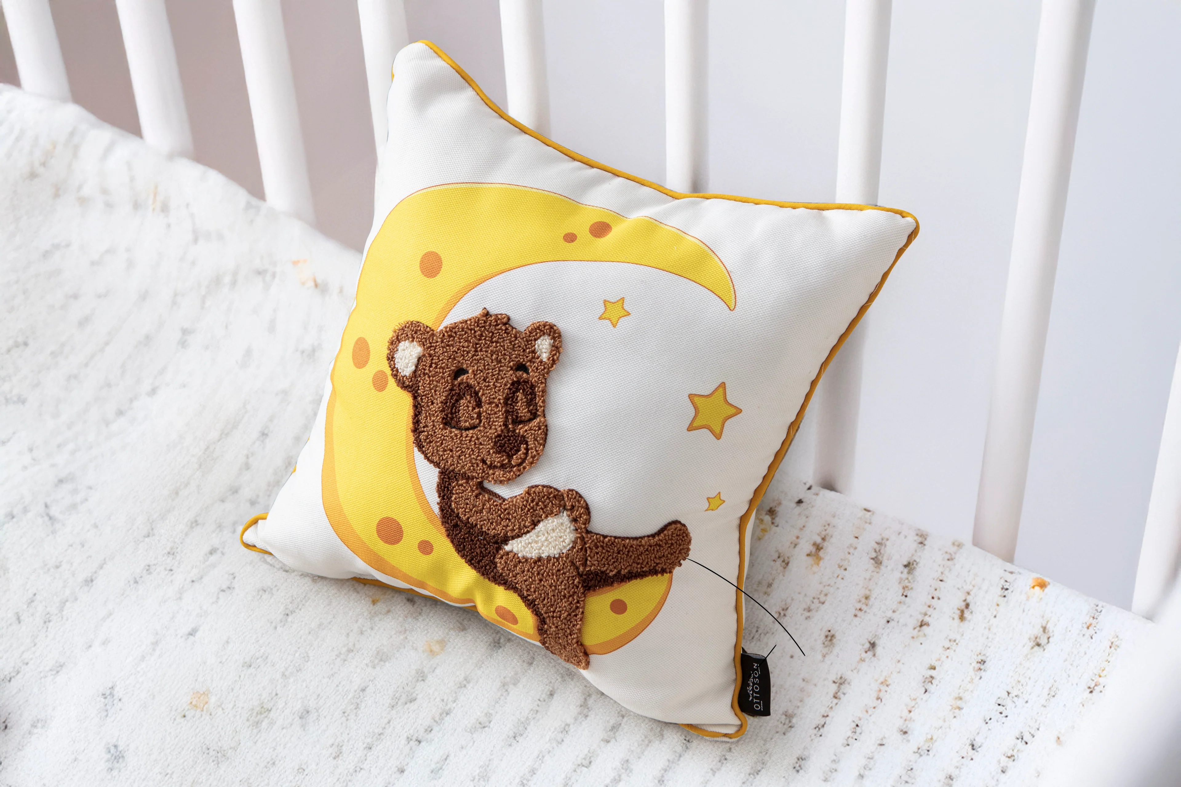 MİNK Çocuk Odası Keten Kırlent Kılıfı Koleksiyonu - Özel İşlemeli Seri - Moni | 35cm*35cm