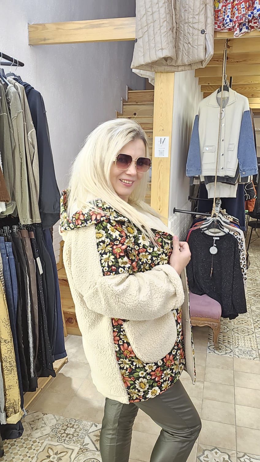 Çiçek Desen Peluş Ceket