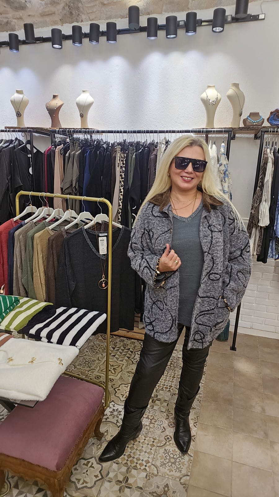 Gri Yakası Simli Triko 