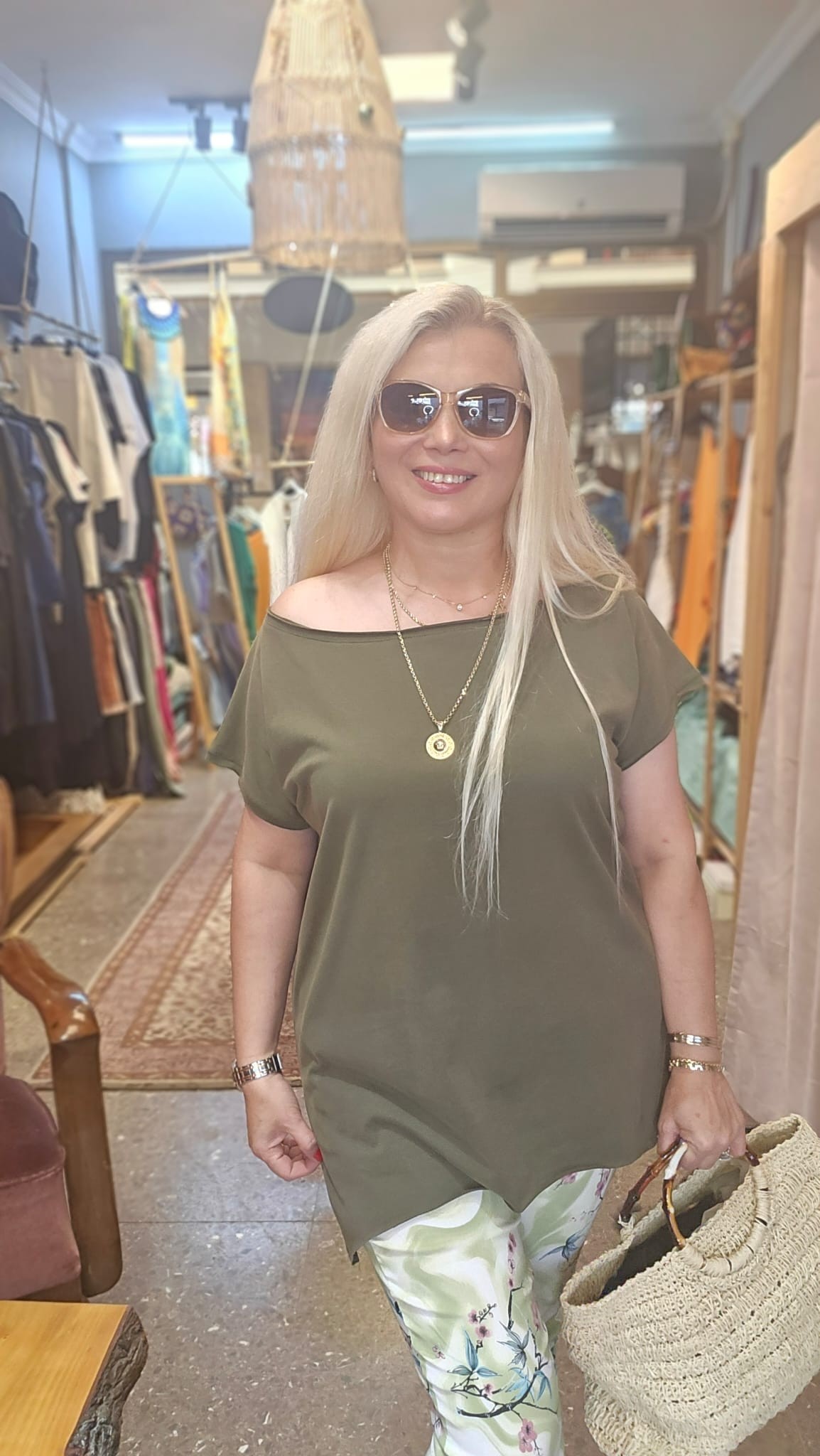 Kayık Yaka T-Shirt – Minimal & Şık Tasarım | MoonlineConcept - HAKİ