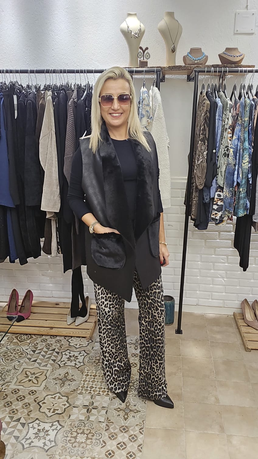 Peluş Detay Deri Yelek