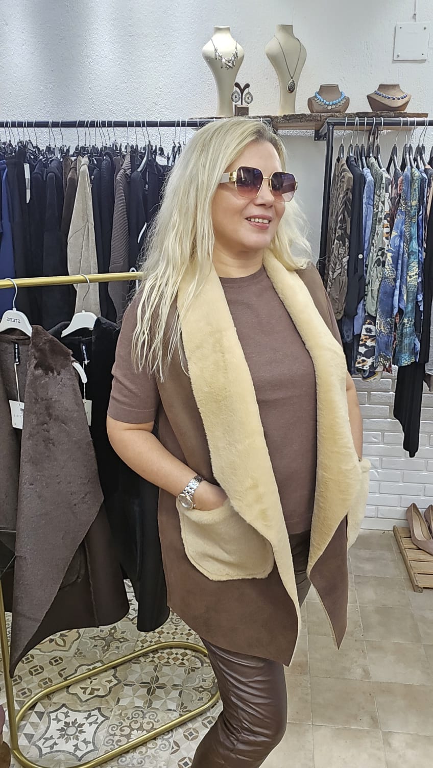 Peluş Detay Deri Yelek