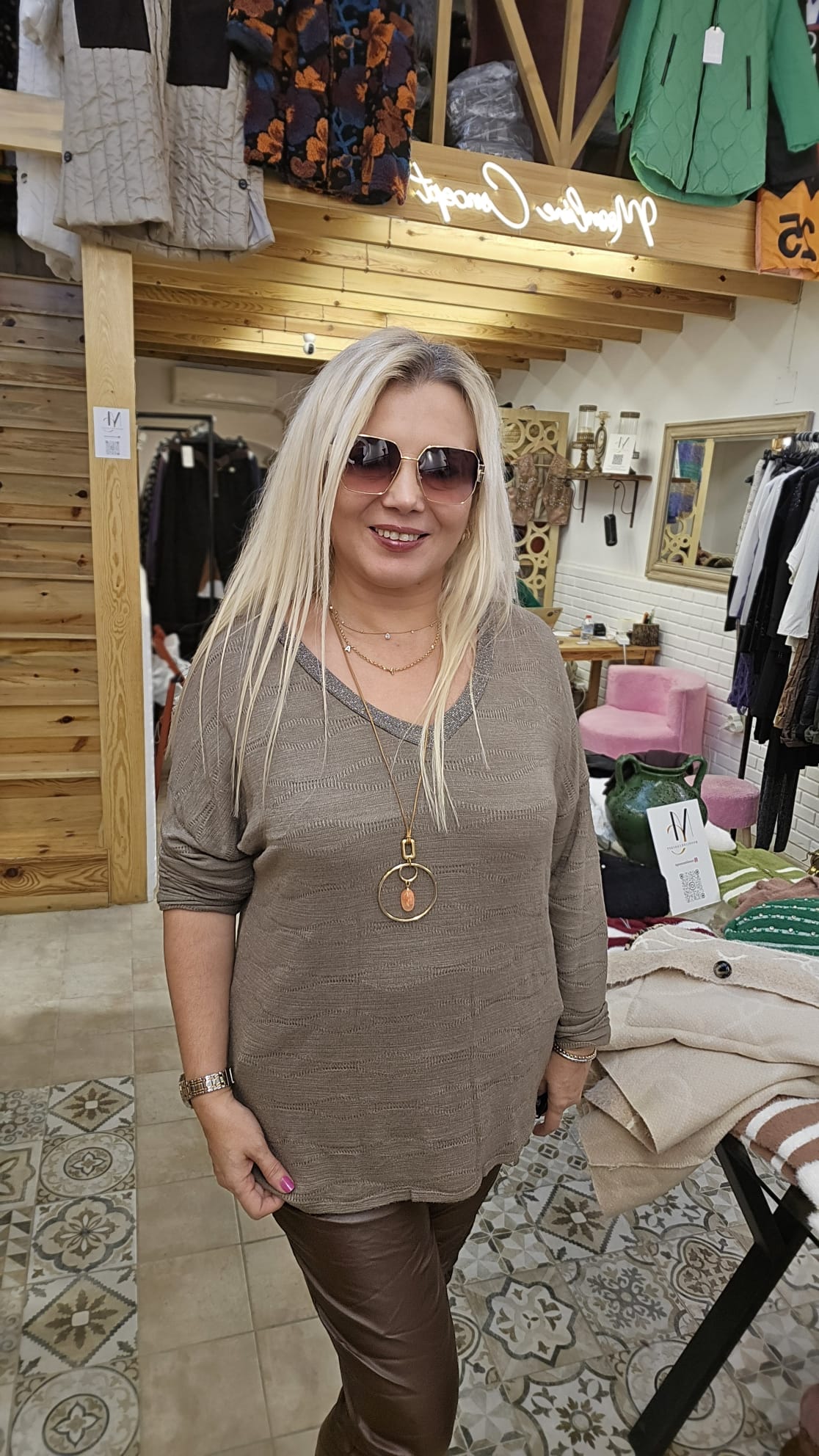 Toprak Yakası Simli Triko 