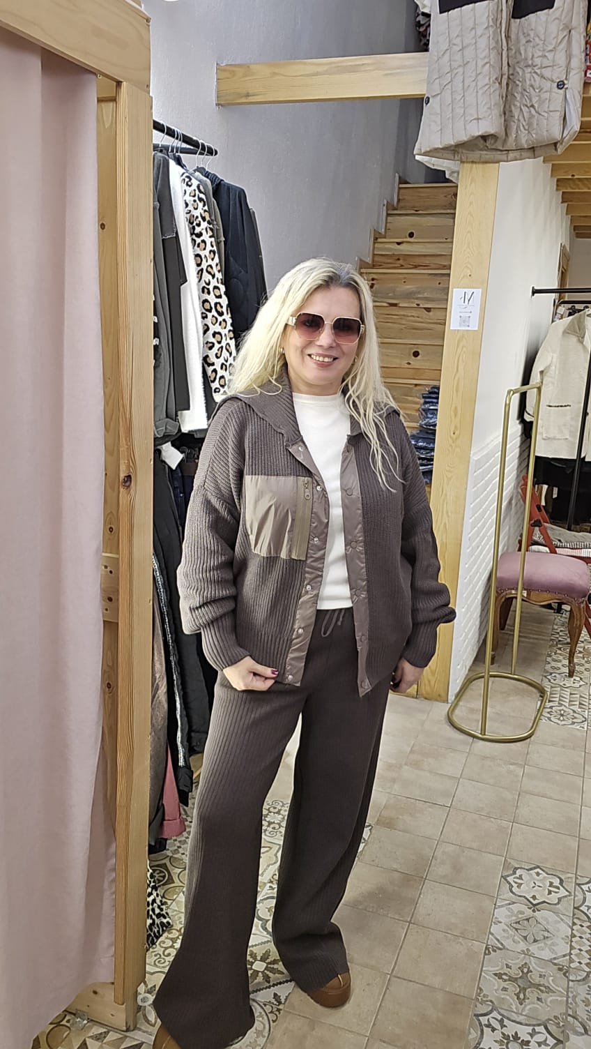 Önü Cepli Kahverengi Triko Takım