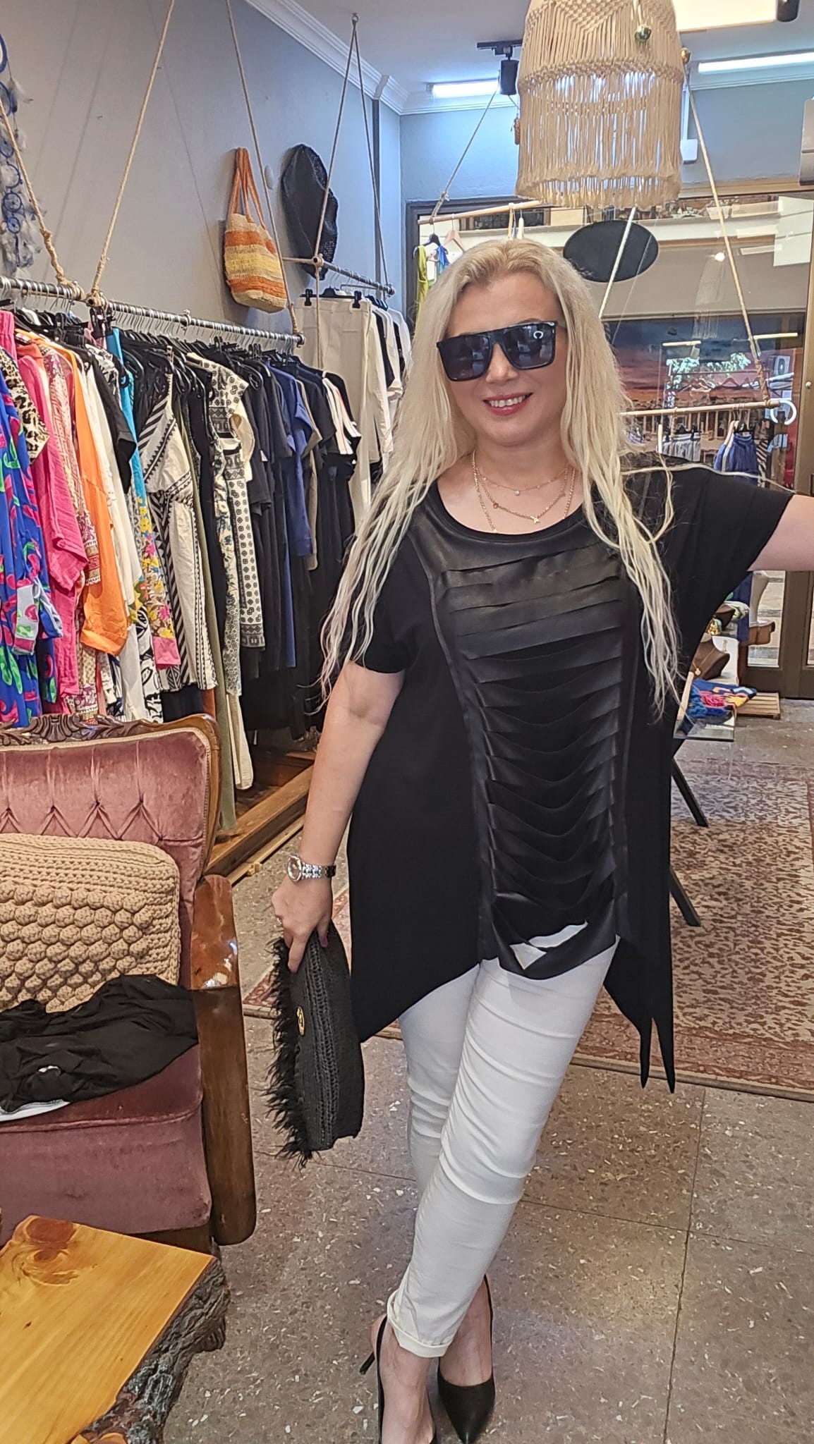 Deri Detaylı Minimal Bluz – Sade & Güçlü Stil | MoonlineConcept
