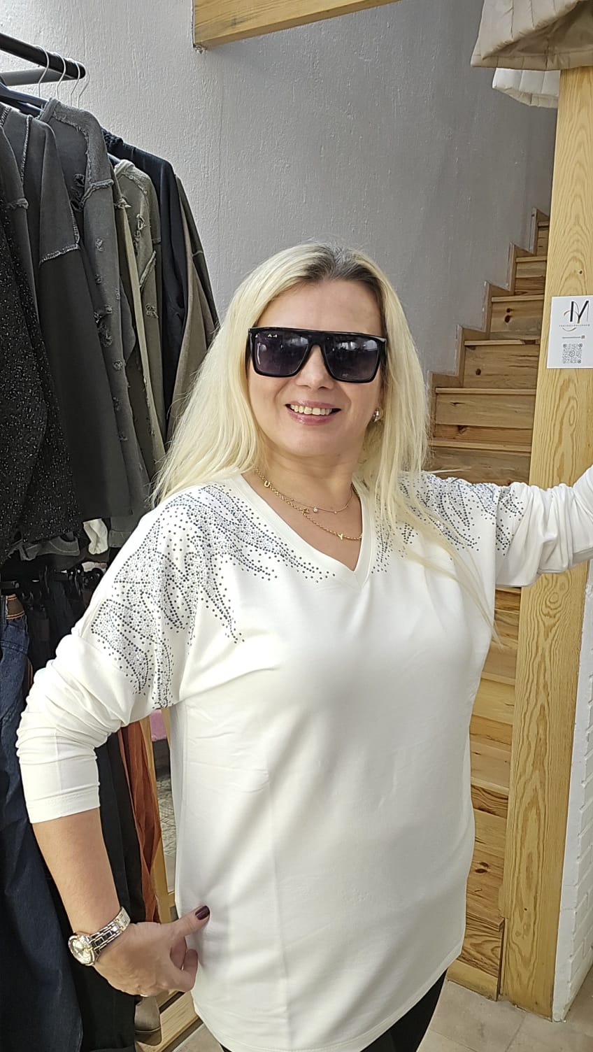 Omuz Taş Detaylı Bluz