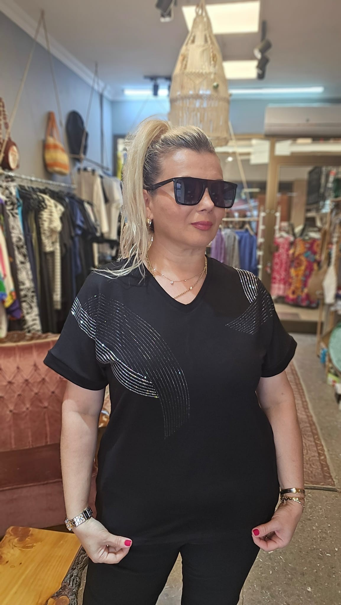 TAŞLI BLUZ - SİYAH