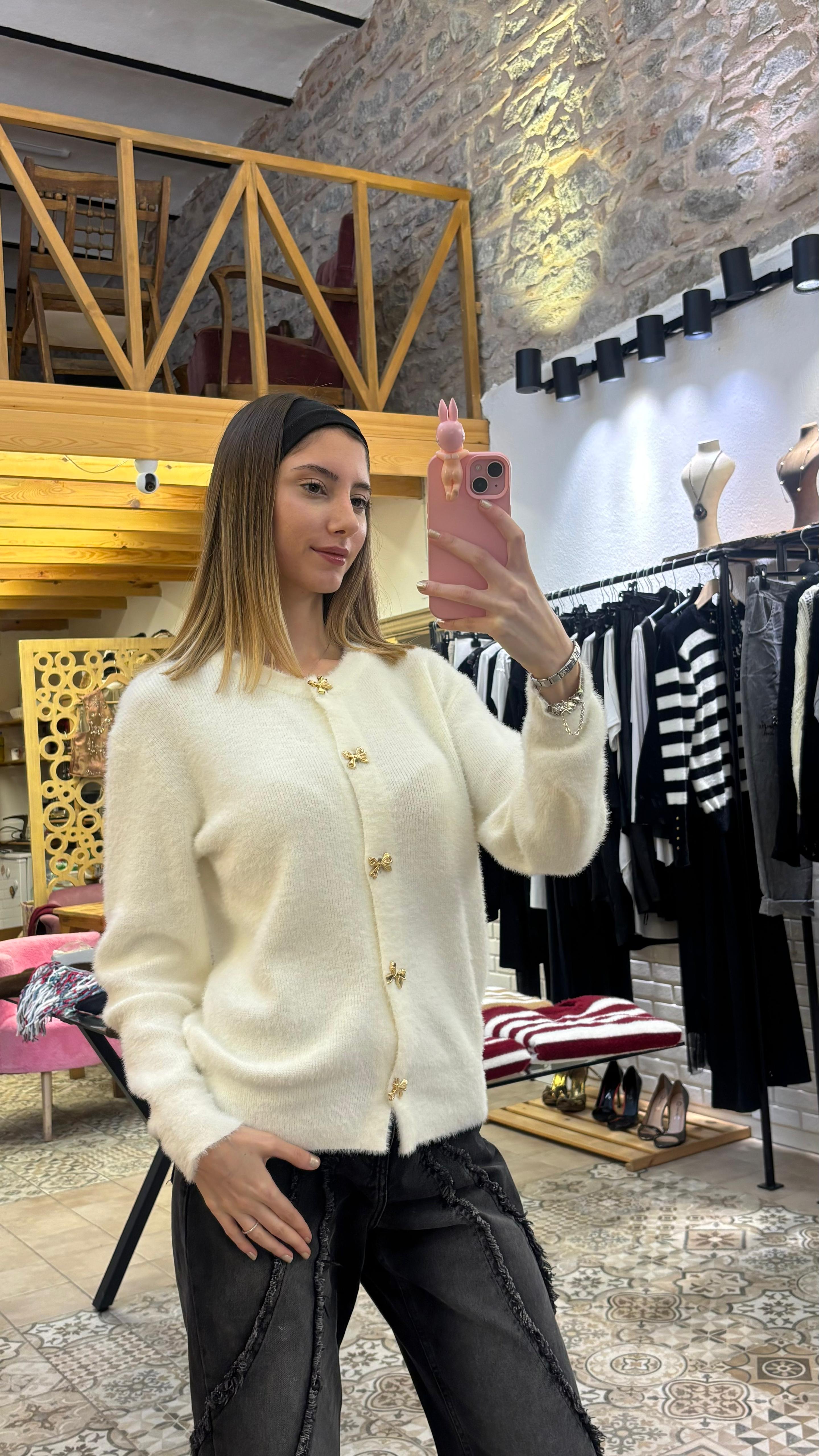 Fiyonk Detay Angora Hırka