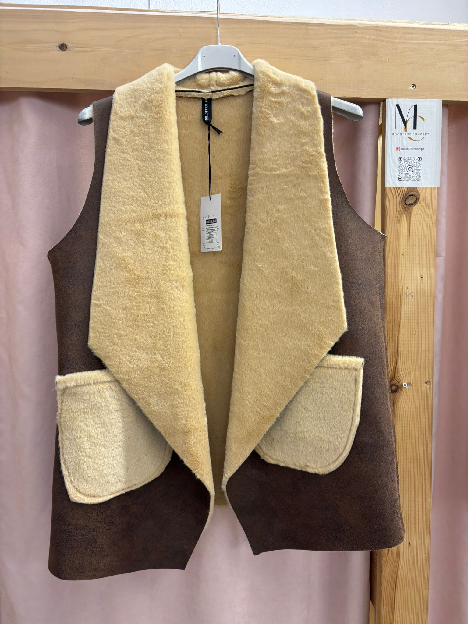 Peluş Detay Deri Yelek