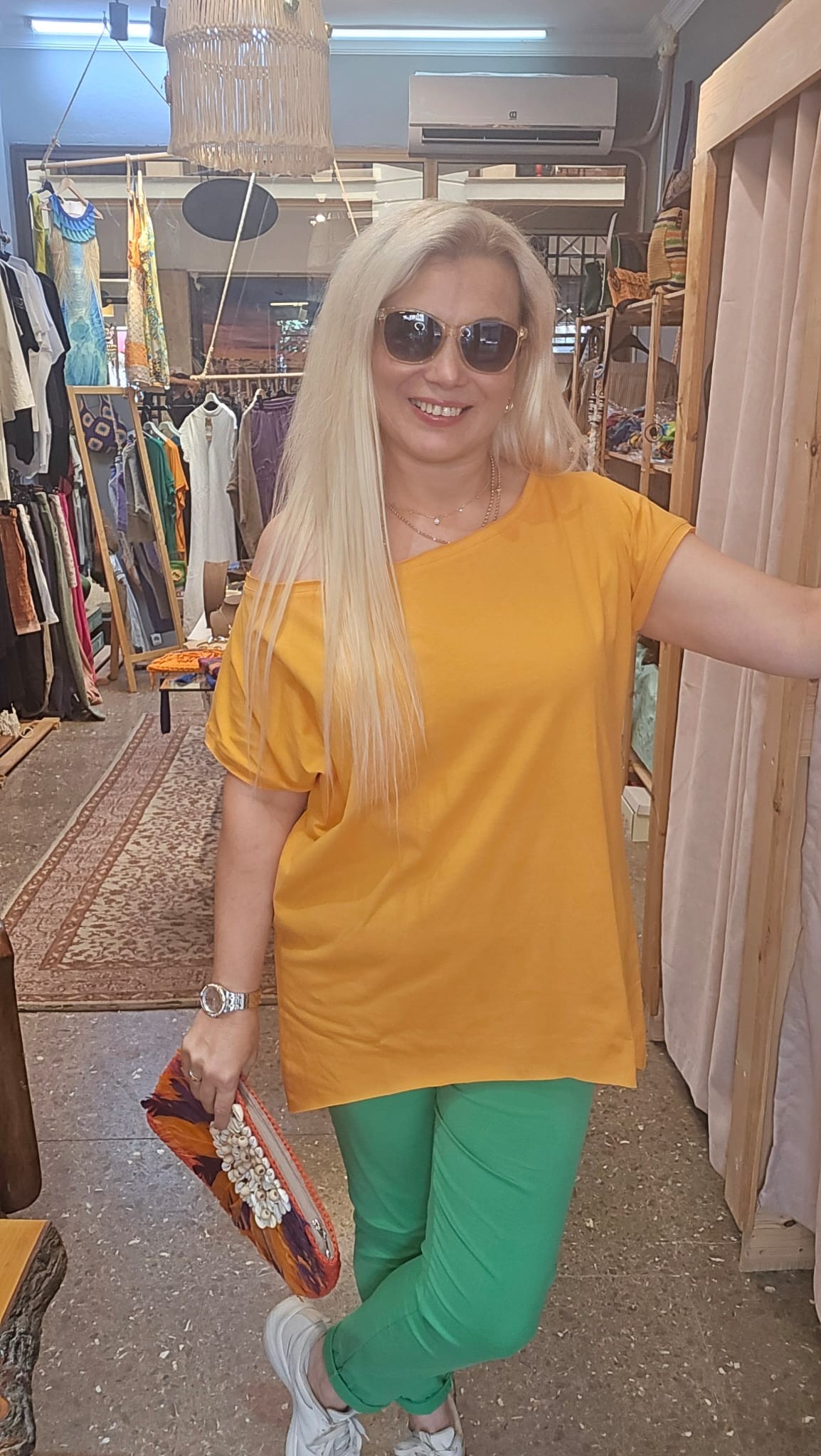 Kayık Yaka T-Shirt – Minimal & Şık Tasarım | MoonlineConcept - TURUNCU