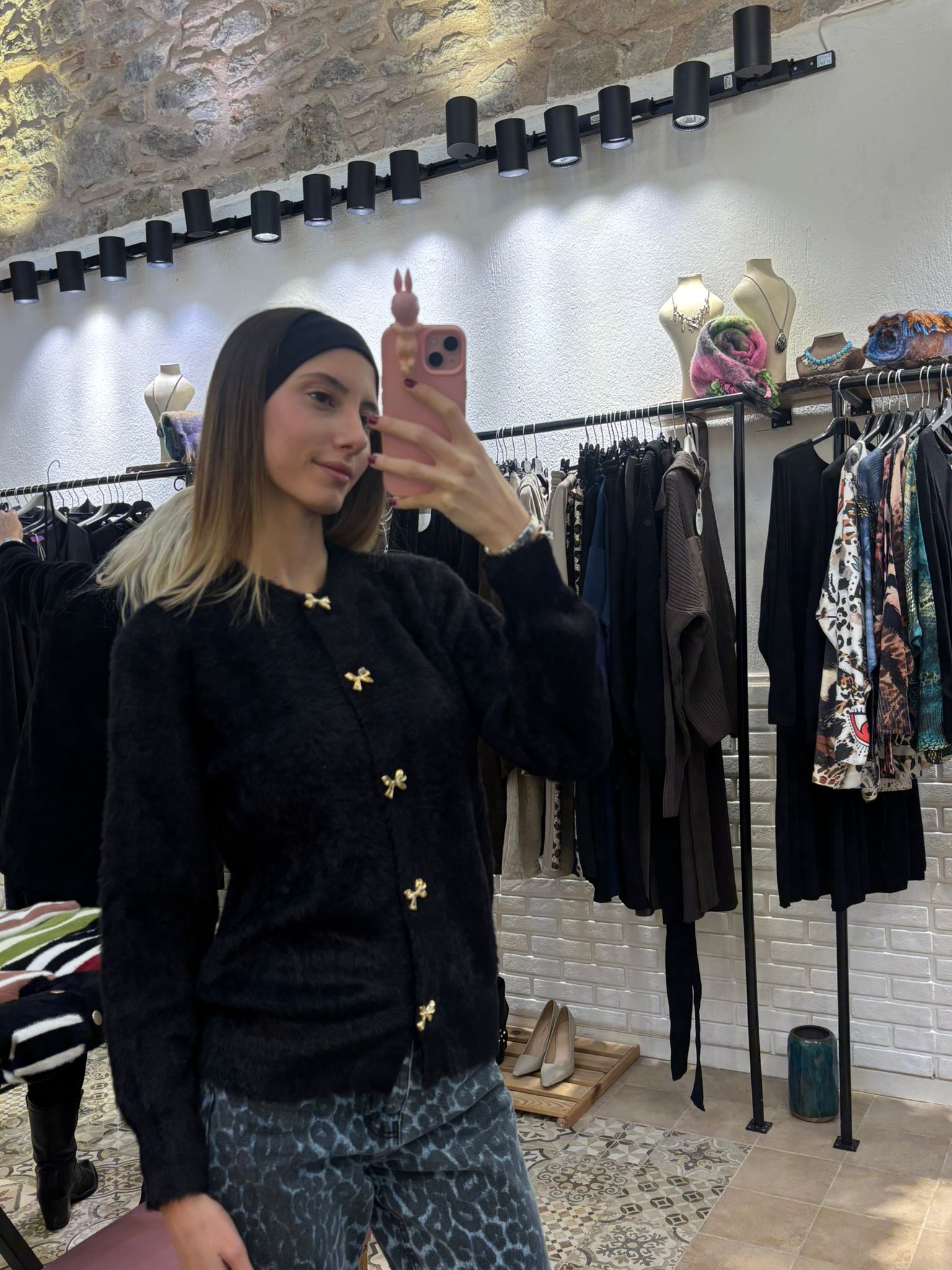 Fiyonk Detay Angora Hırka