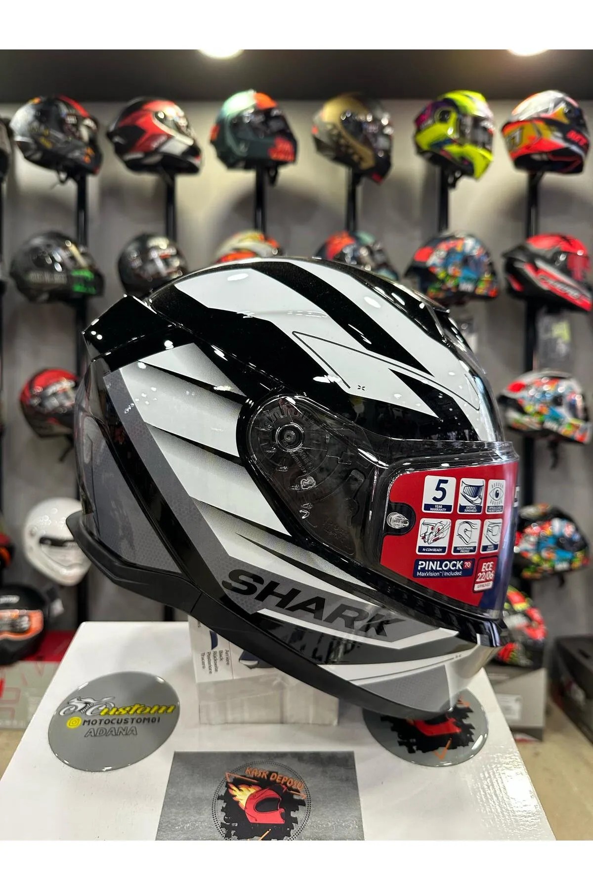 Shark D-Skwal 3 Sizler Gloss(Parlak)-KWA Kapalı Kask