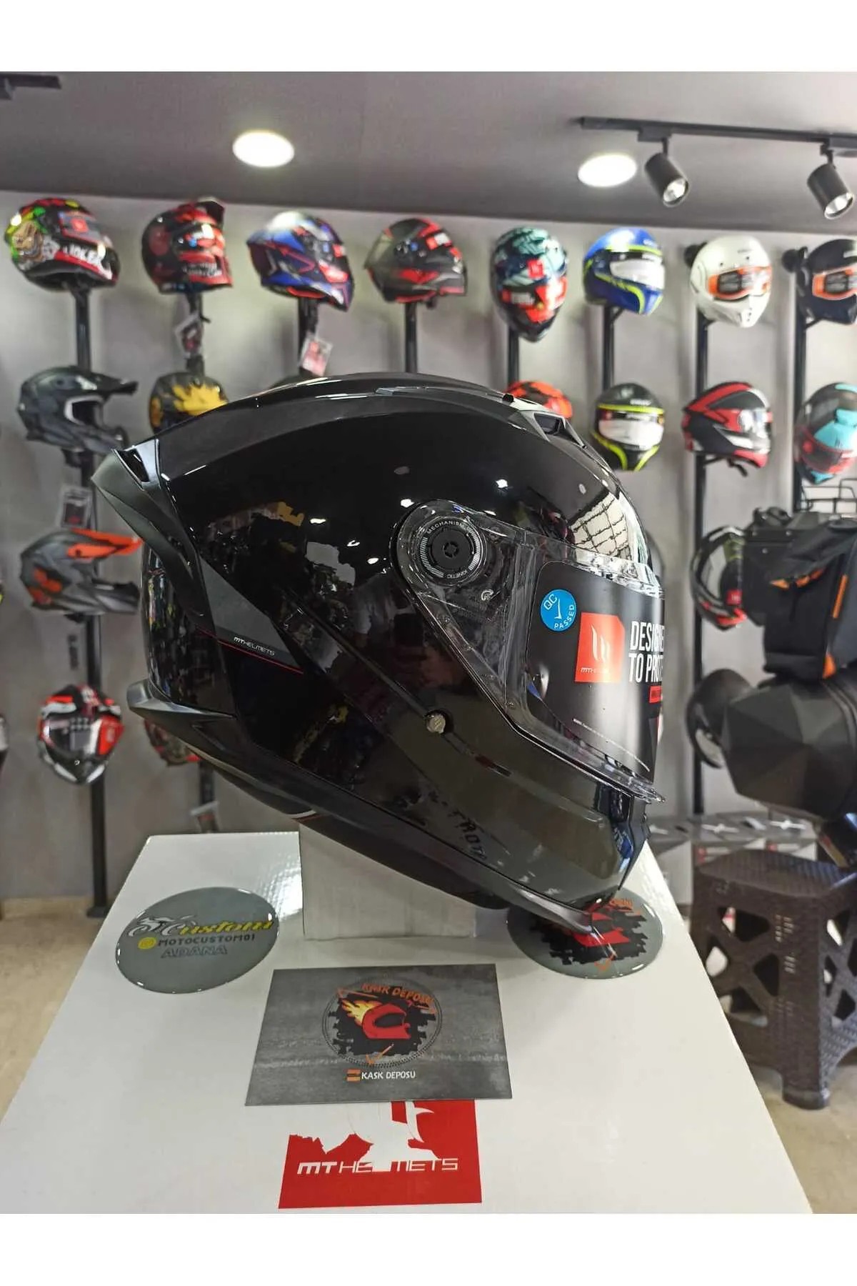 MT Helmets Braker SV Parlak Siyah Full Face Kapalı Kask