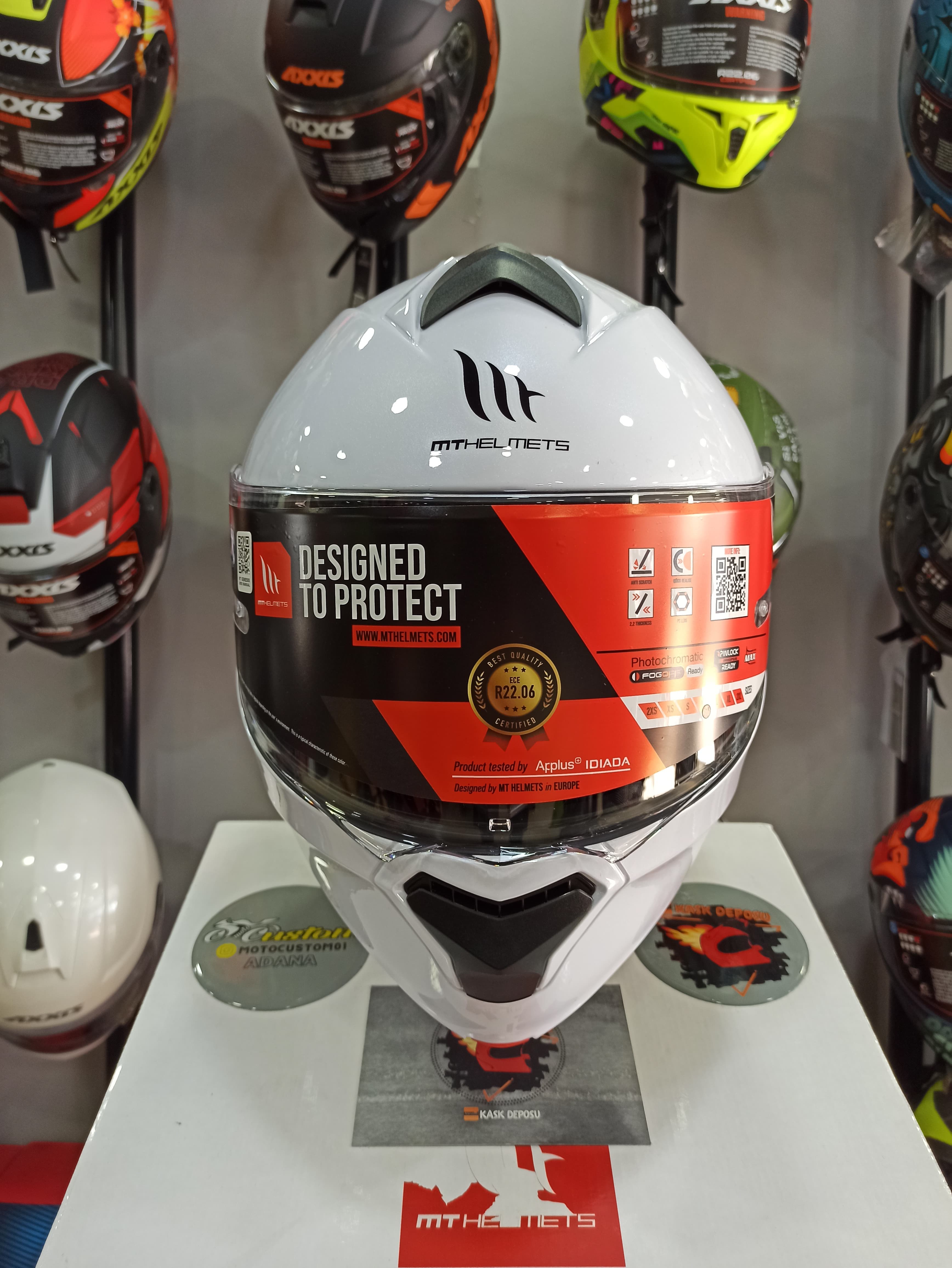 MT Helmets Genesis SV Çene Açılır Gloss White(Parlak Beyaz)