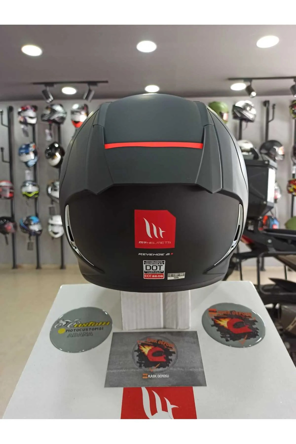 MT Helmets Revenge 2 S Solid A1 Mat Siyah Full Face Kapalı Motosiklet Kaskı