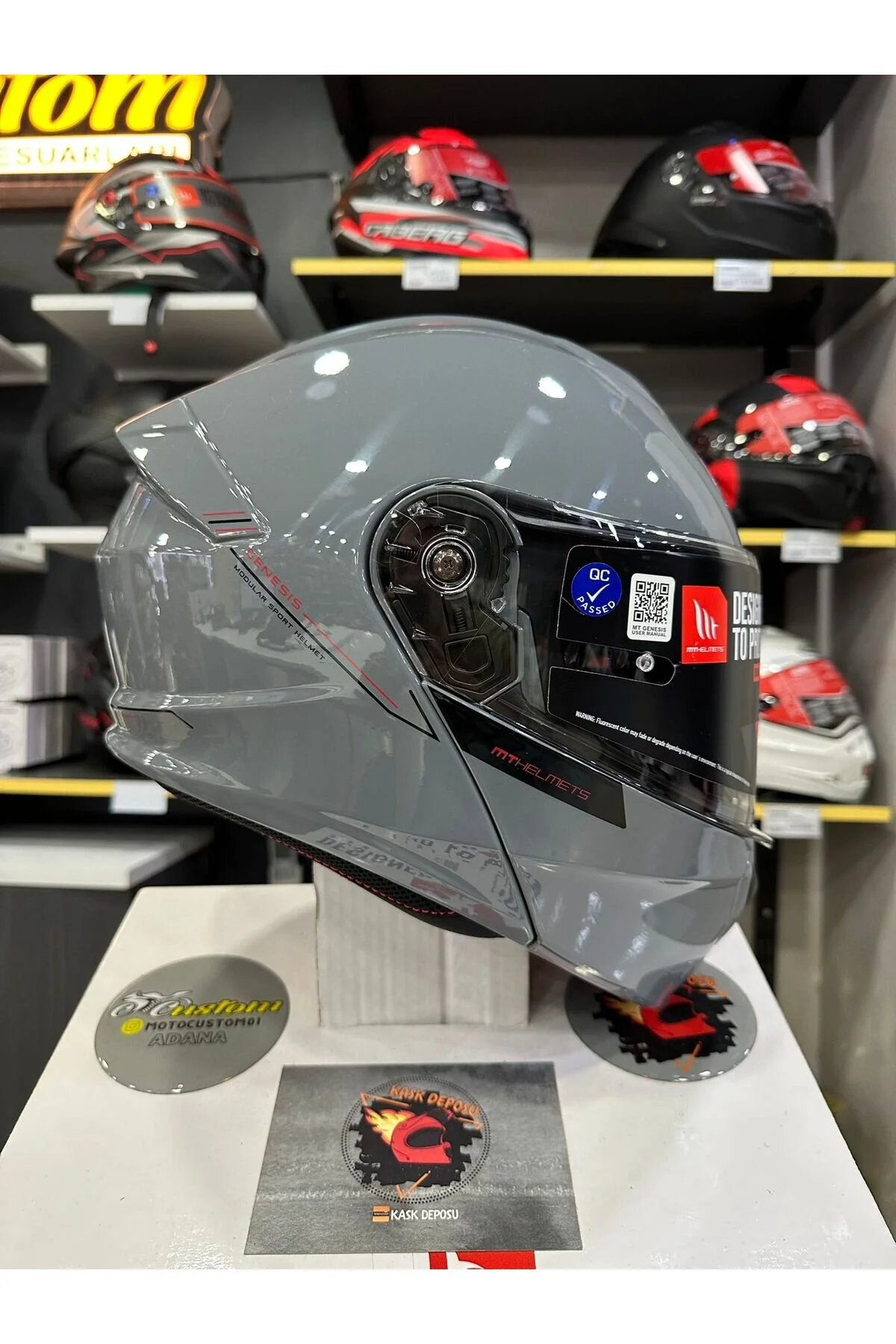Genesis SV Solid A12 Parlak Gri Çene Açılır Motosiklet Kaskı