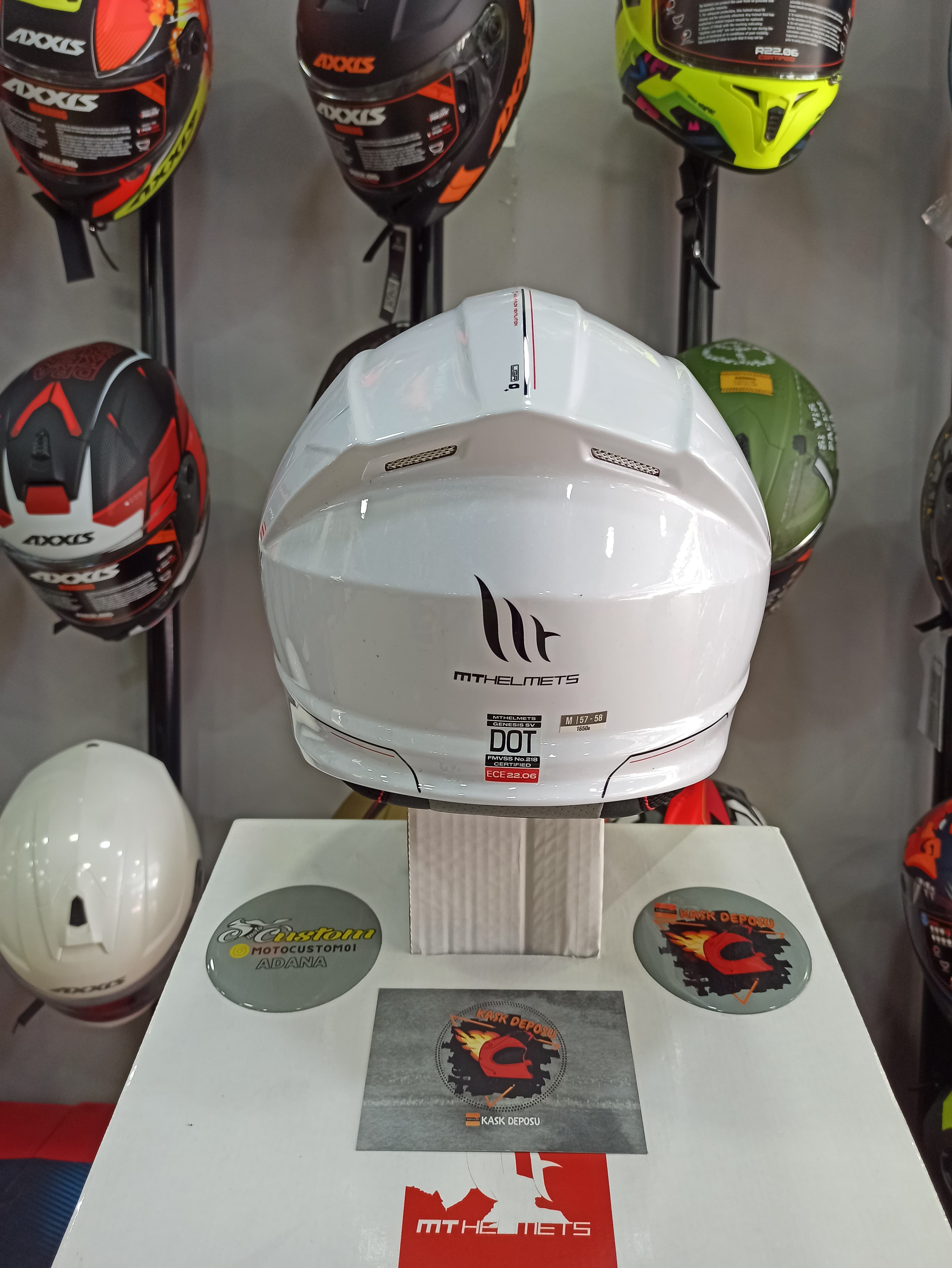 MT Helmets Genesis SV Çene Açılır Gloss White(Parlak Beyaz)