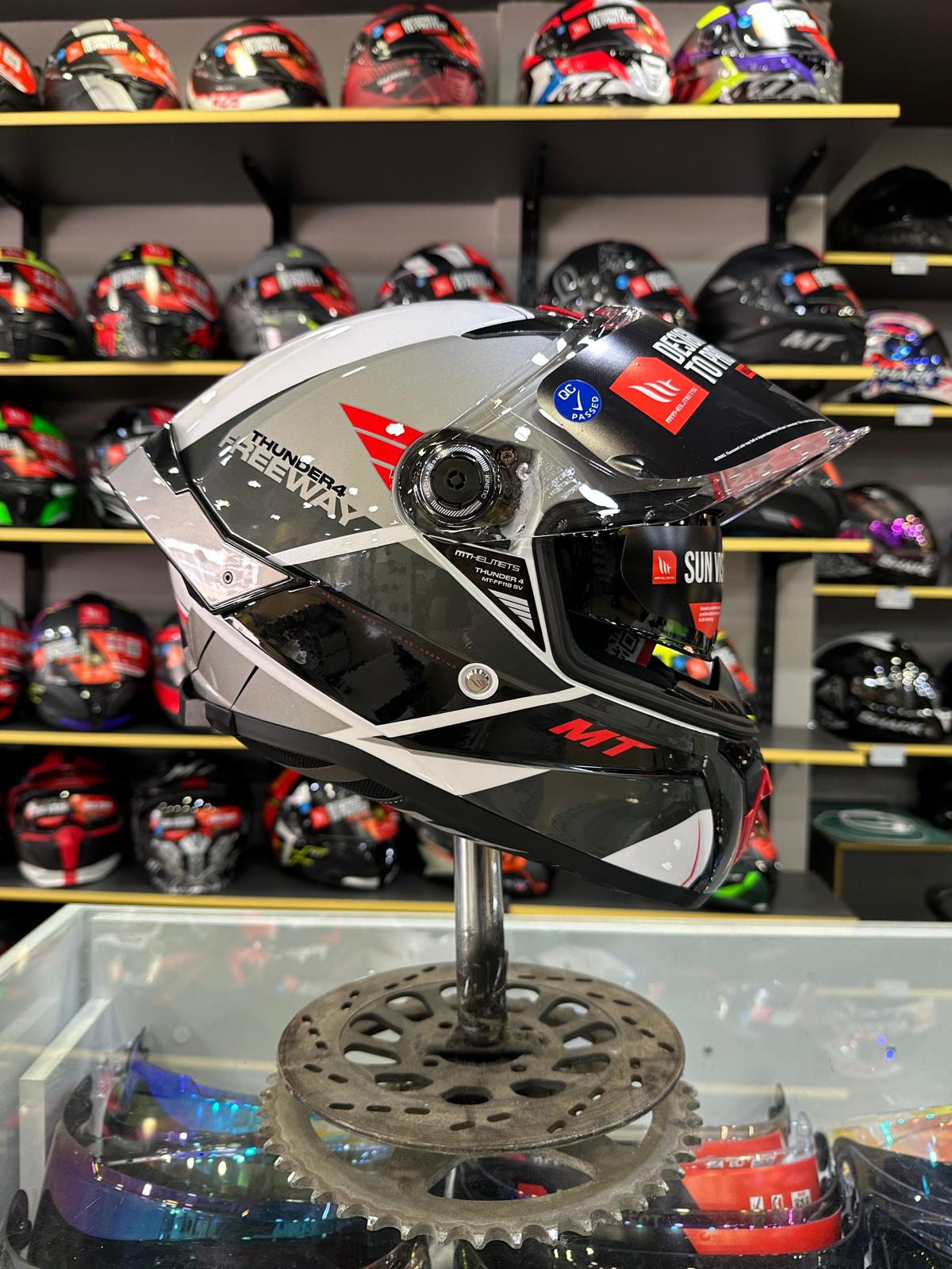 Thunder 4 SV Freeway A5 Parlak Kapalı Kask
