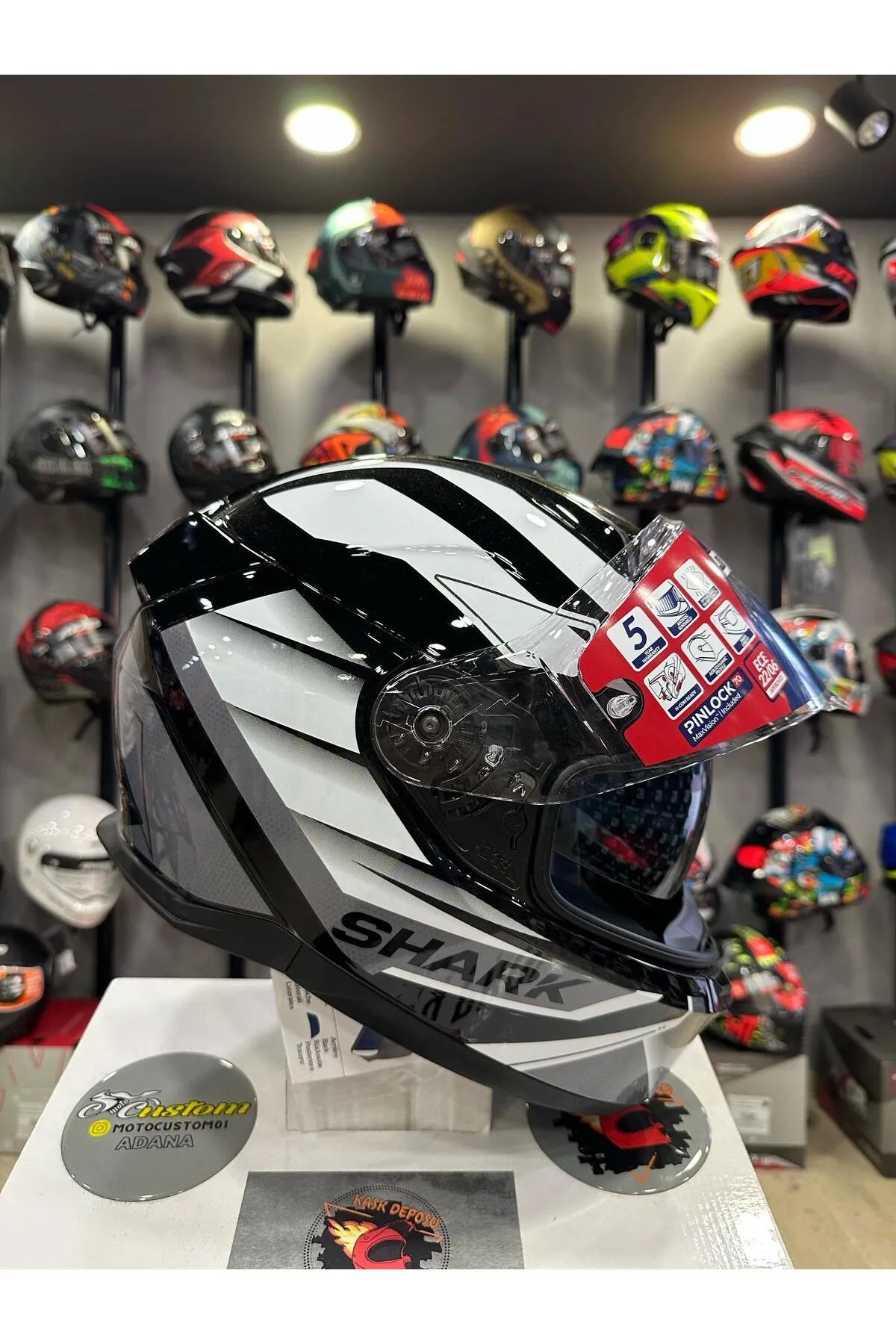 Shark D-Skwal 3 Sizler Gloss(Parlak)-KWA Kapalı Kask