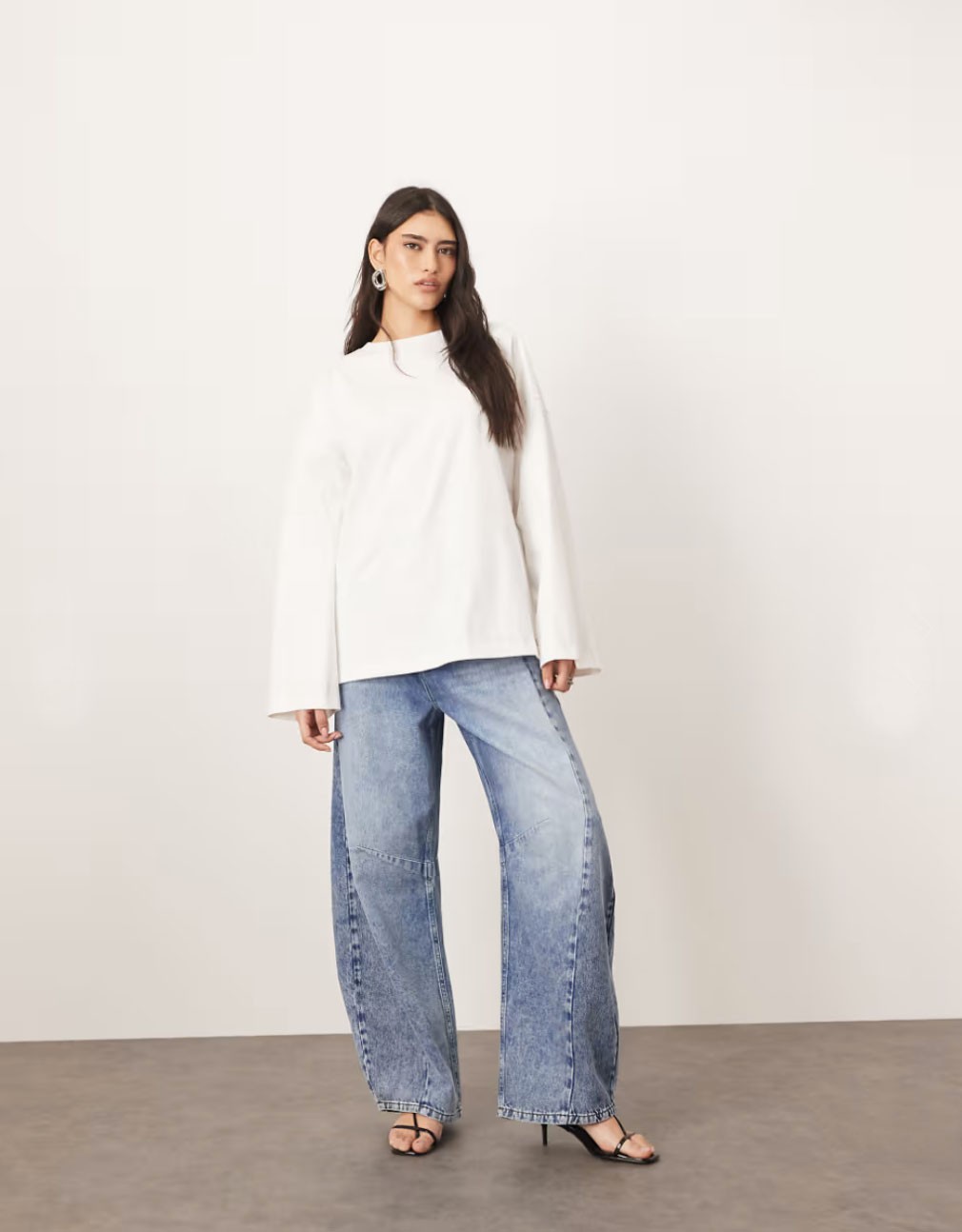 Beyaz Bisiklet Yaka Uzun Kollu Oversize Tişört