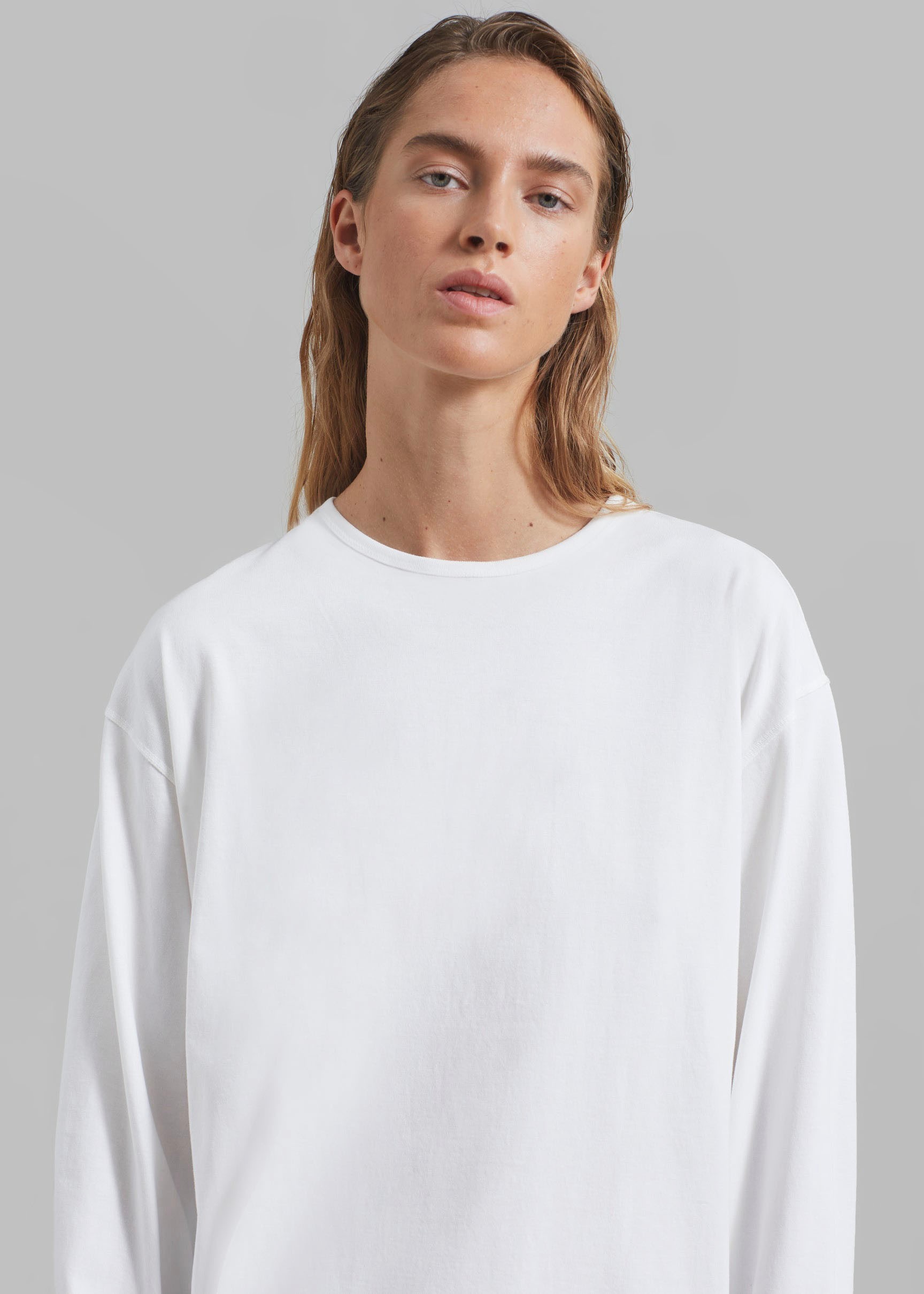 Beyaz Bisiklet Yaka Uzun Kollu Oversize Tişört