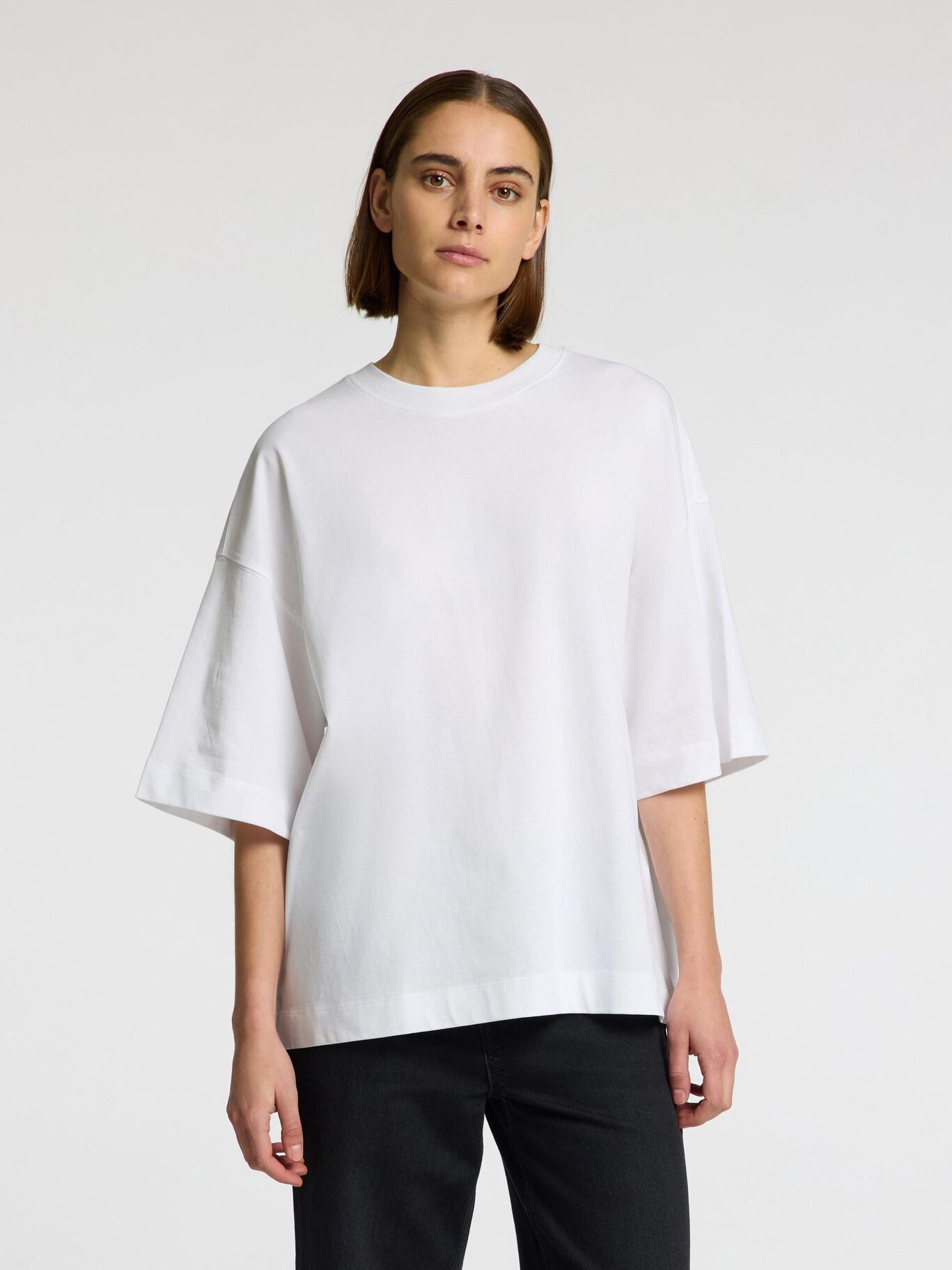 Beyaz Basic Bisiklet Yaka Kısa Kollu Oversize Tişört
