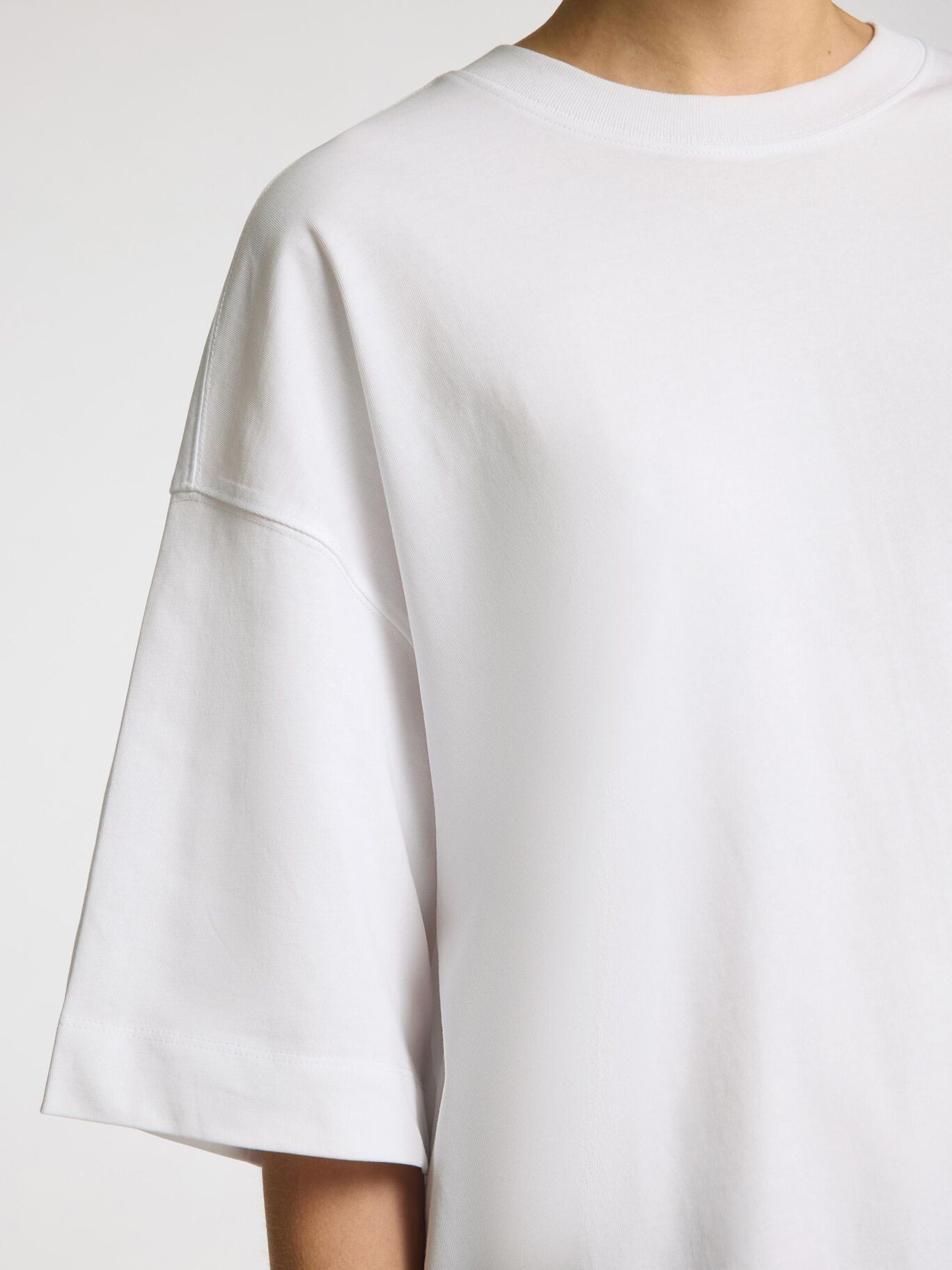 Beyaz Basic Bisiklet Yaka Kısa Kollu Oversize Tişört
