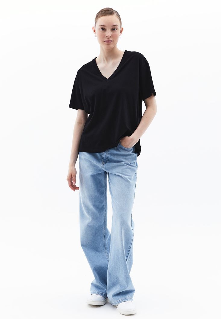 V Yaka Relaxed Fit Kısa Kollu Tişört