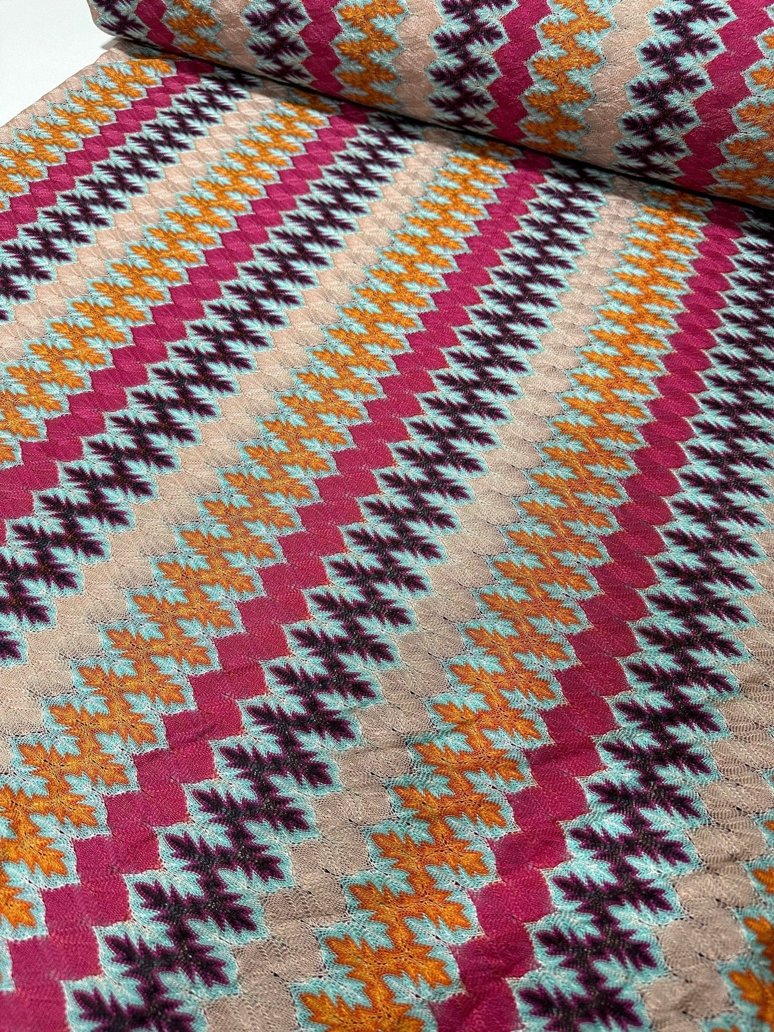 Çok Renkli Chevron Örgü Kumaş