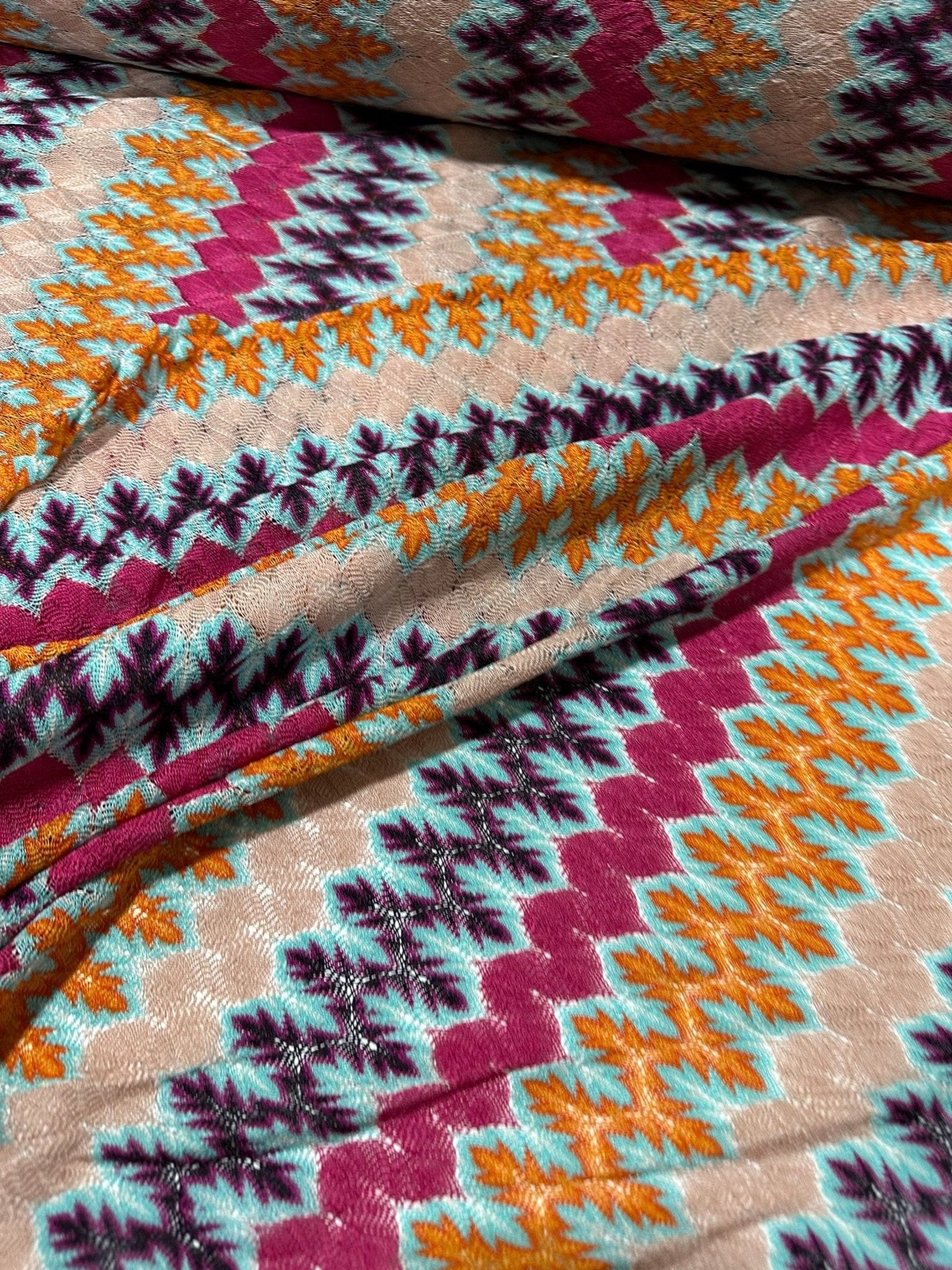 Çok Renkli Chevron Örgü Kumaş